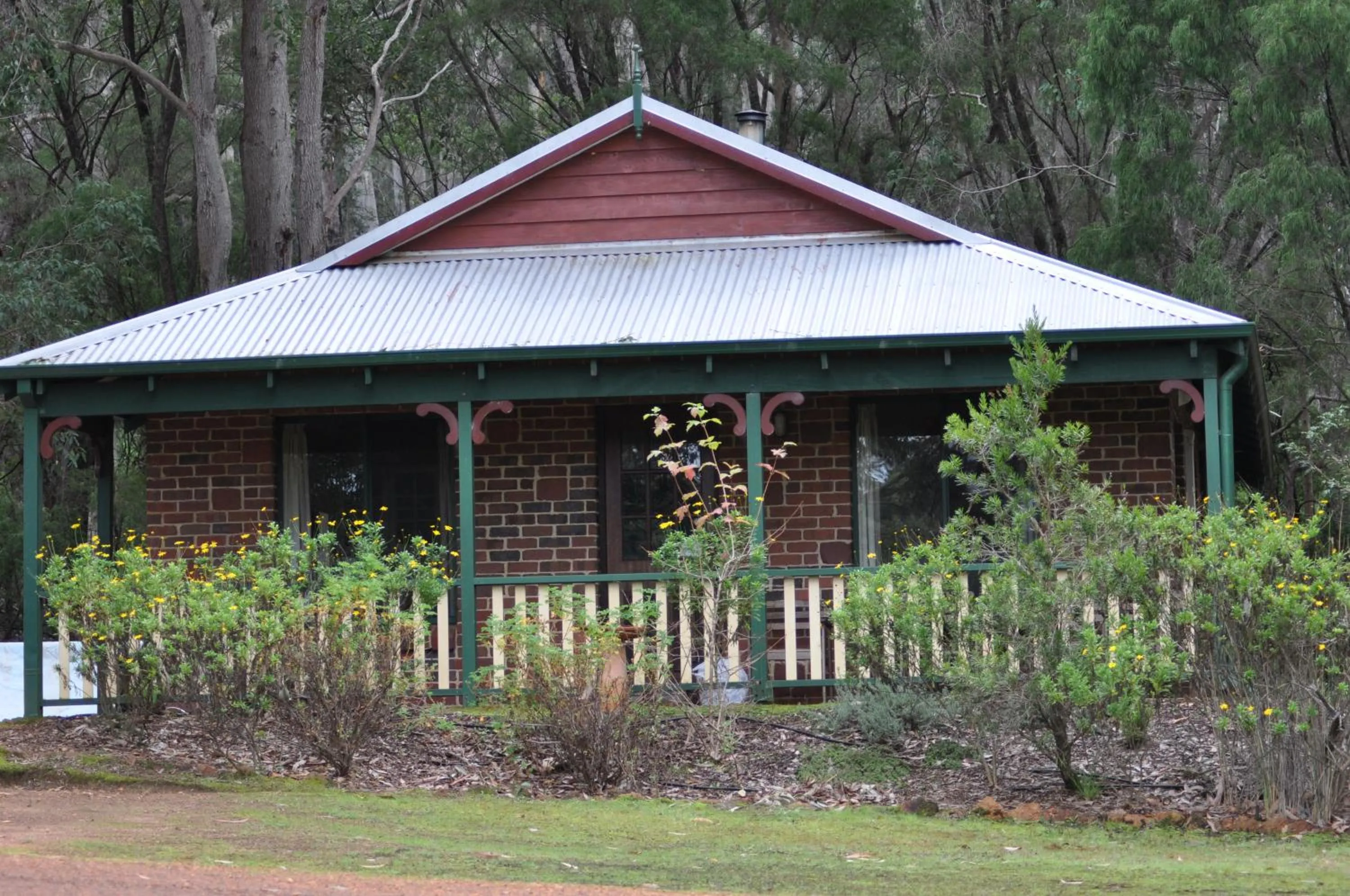 Facade/entrance in Karri Valley Chalets