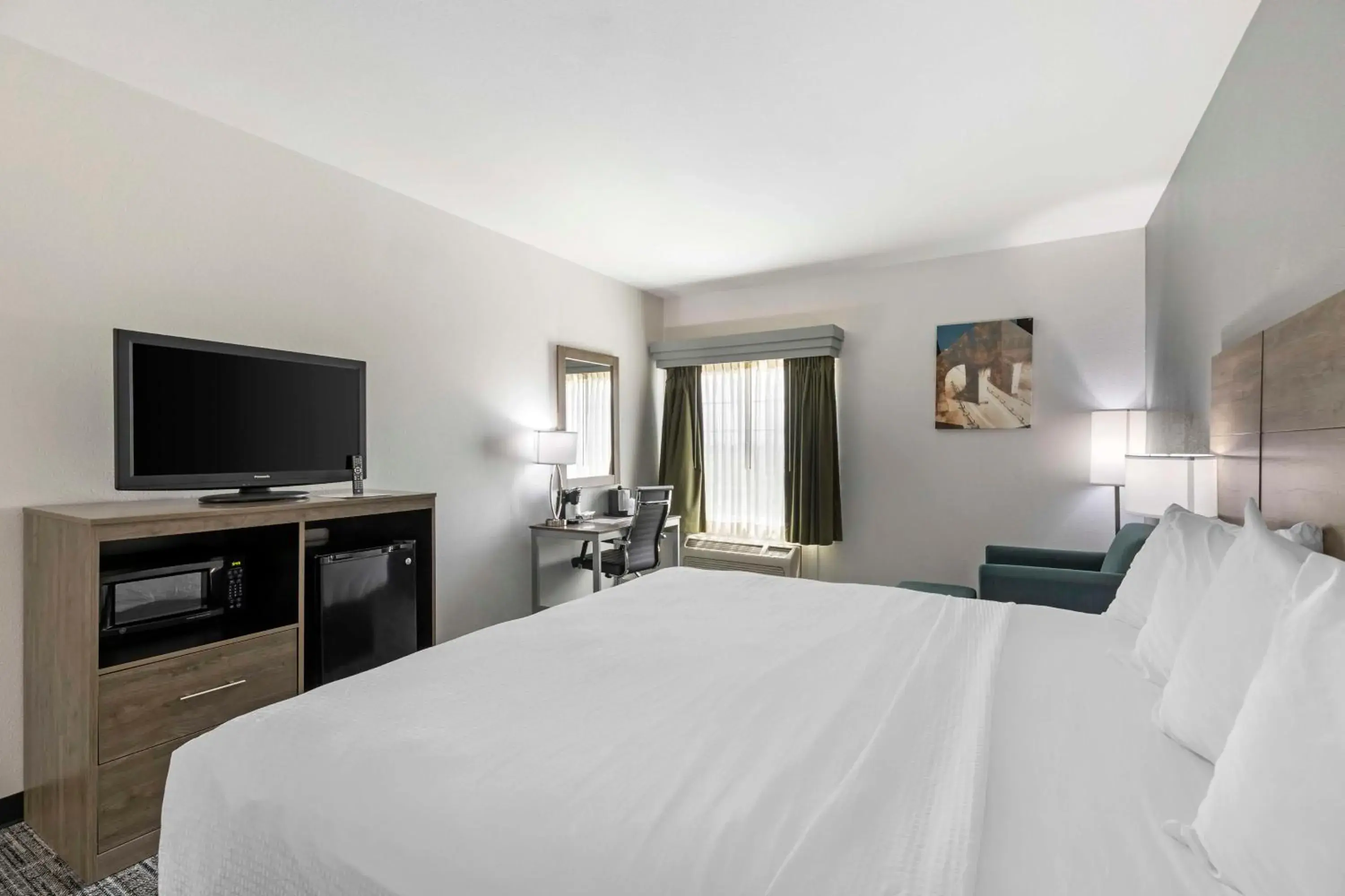 Bedroom, Bed in Best Western Plus MidAmerica Hotel Bedroom, Bed in Best Western Plus MidAmerica Hotel