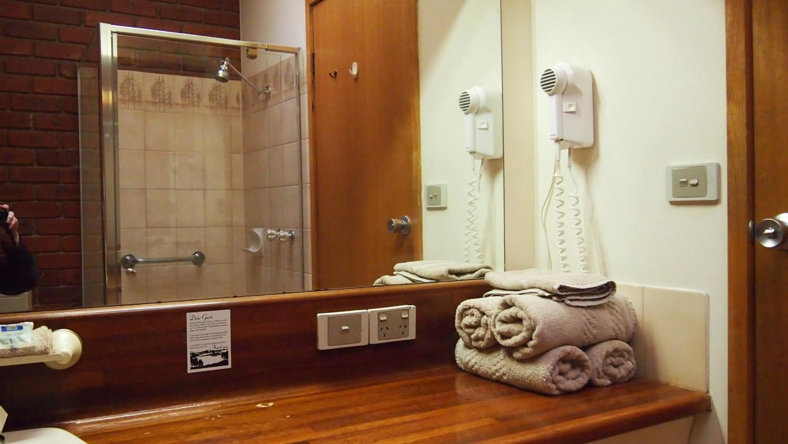 Bathroom in Murray River Motel