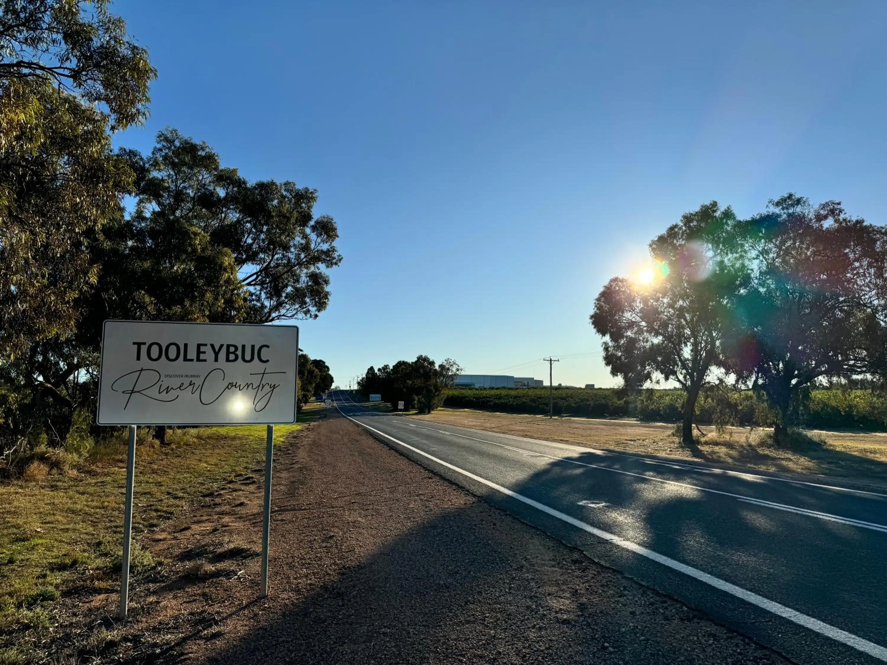 Logo/Certificate/Sign in Tooleybuc Motel