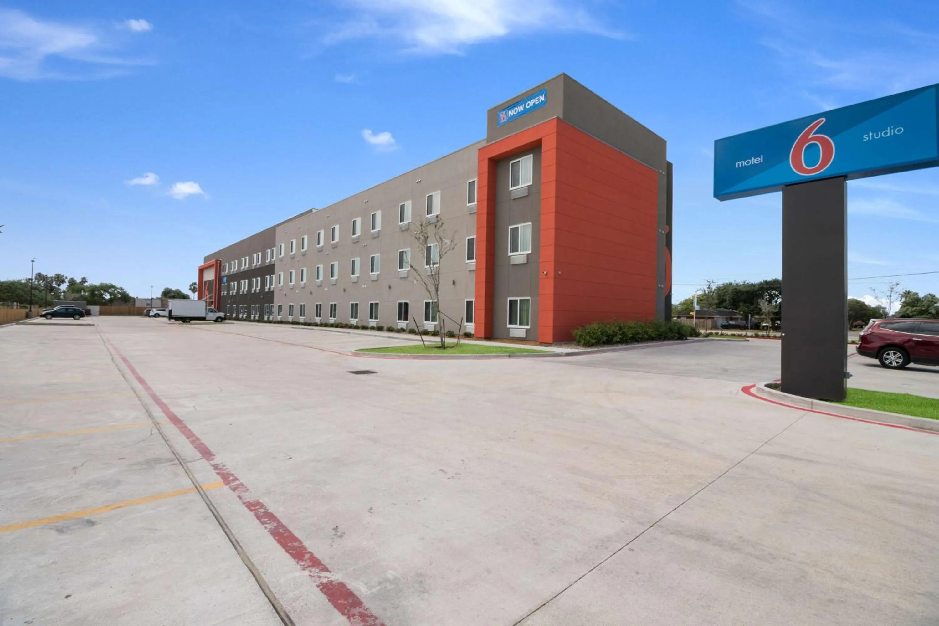 Property building in Studio 6-Corpus Christi, TX