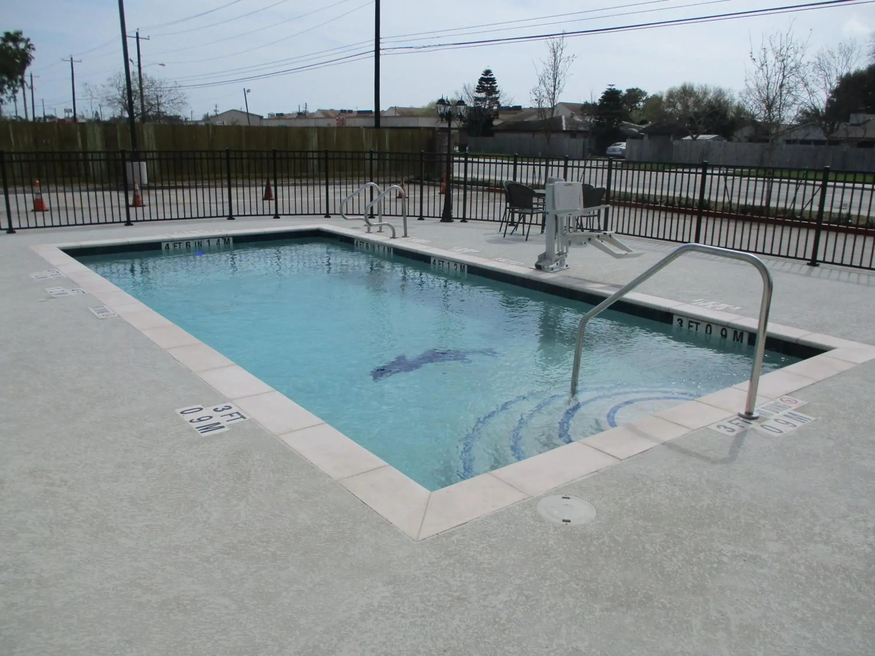 Swimming pool in Studio 6-Corpus Christi, TX Swimming pool in Studio 6-Corpus Christi, TX