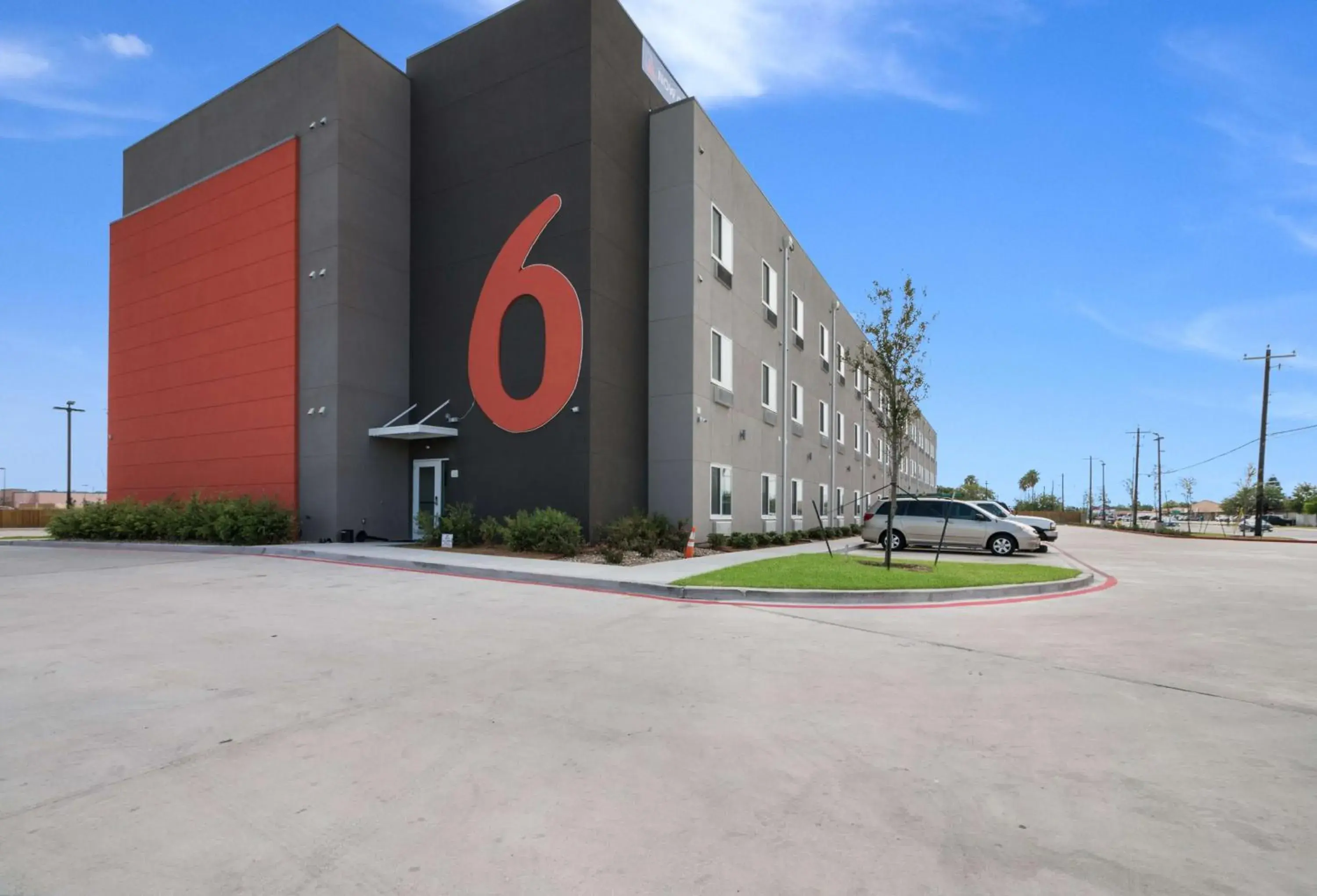 Property building in Studio 6-Corpus Christi, TX Property building in Studio 6-Corpus Christi, TX