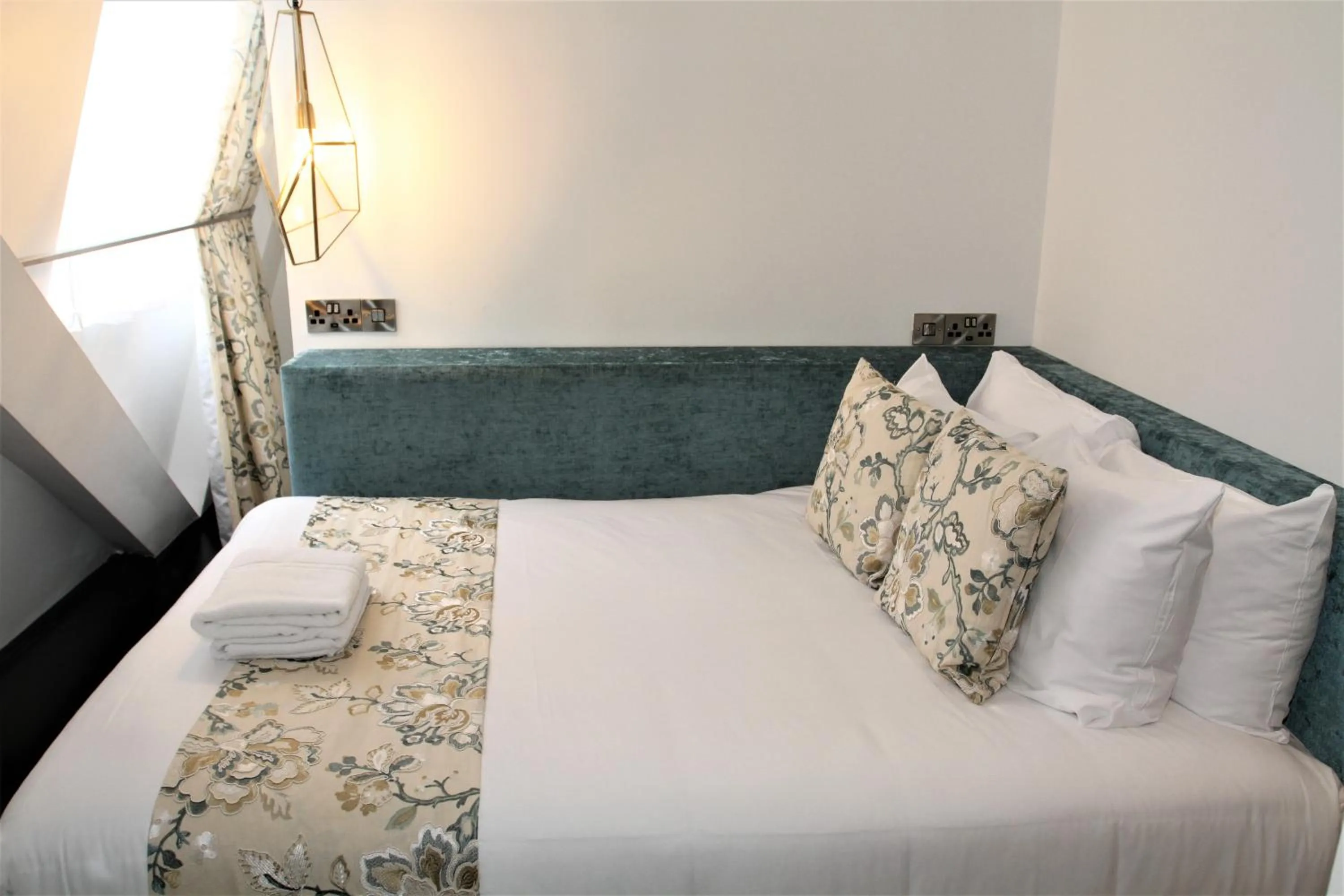 Bed in The Lane - Boutique Residence