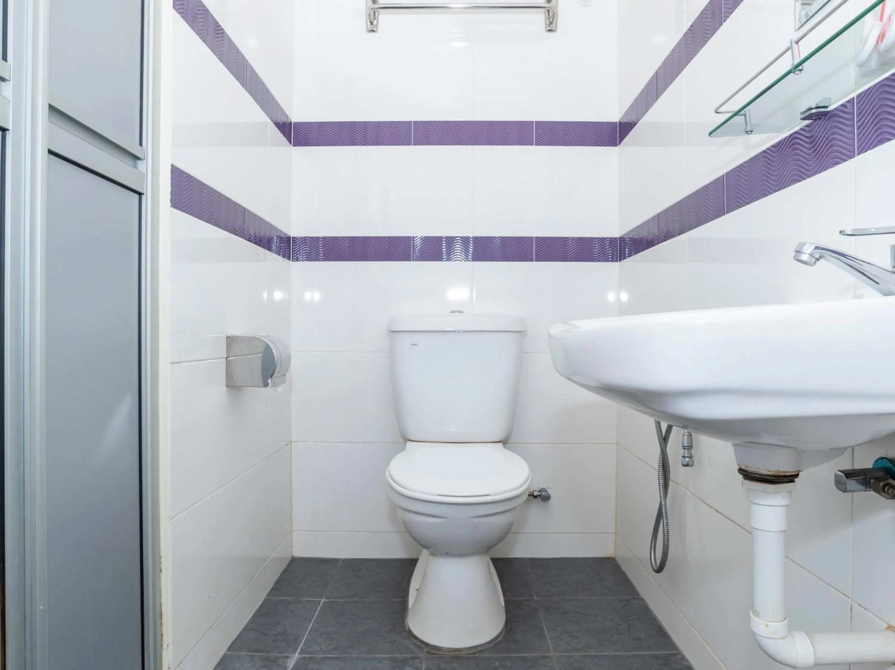 Bathroom in MK Paradise hotel