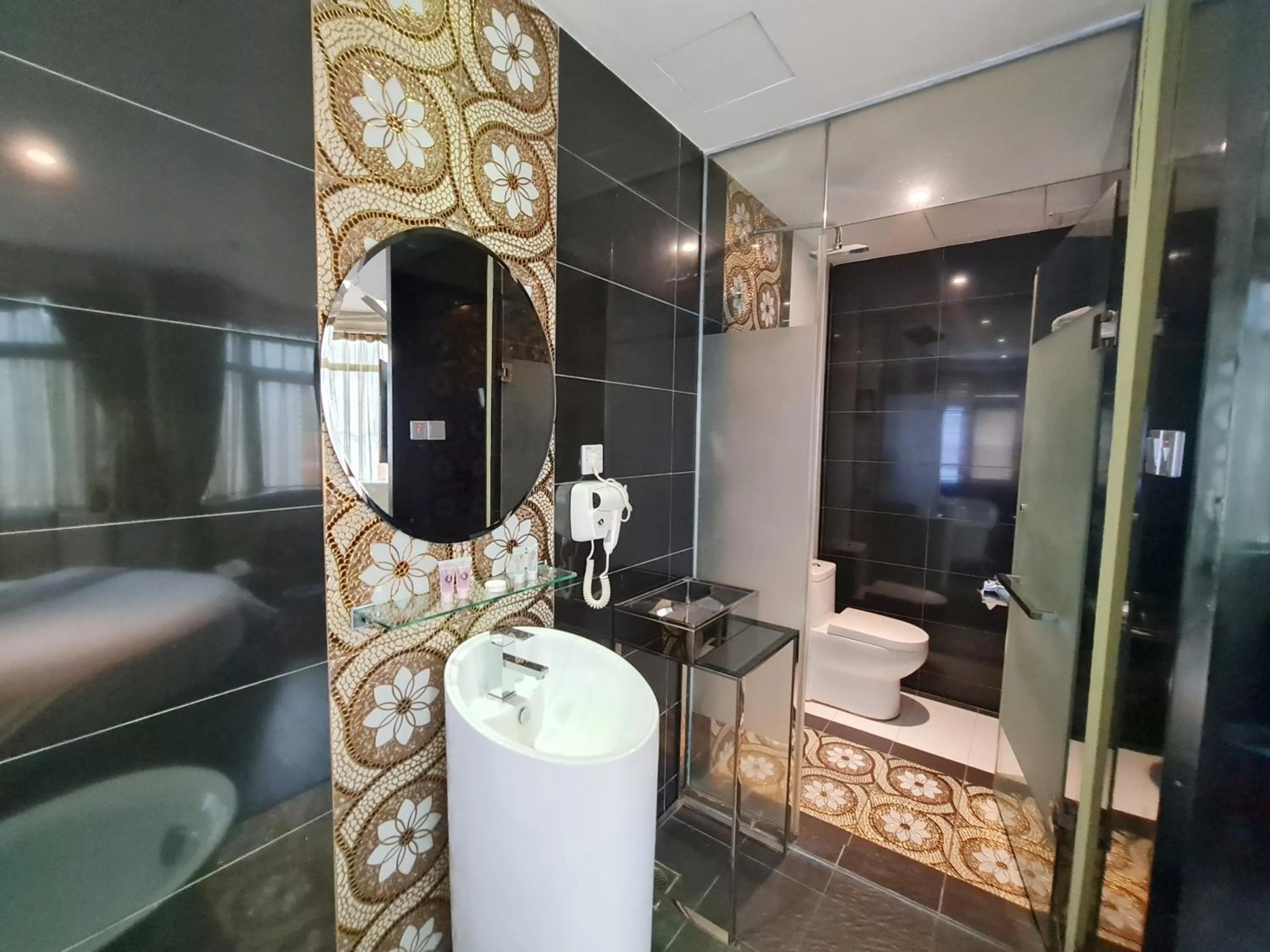 Bathroom in Arenaa Star Hotel