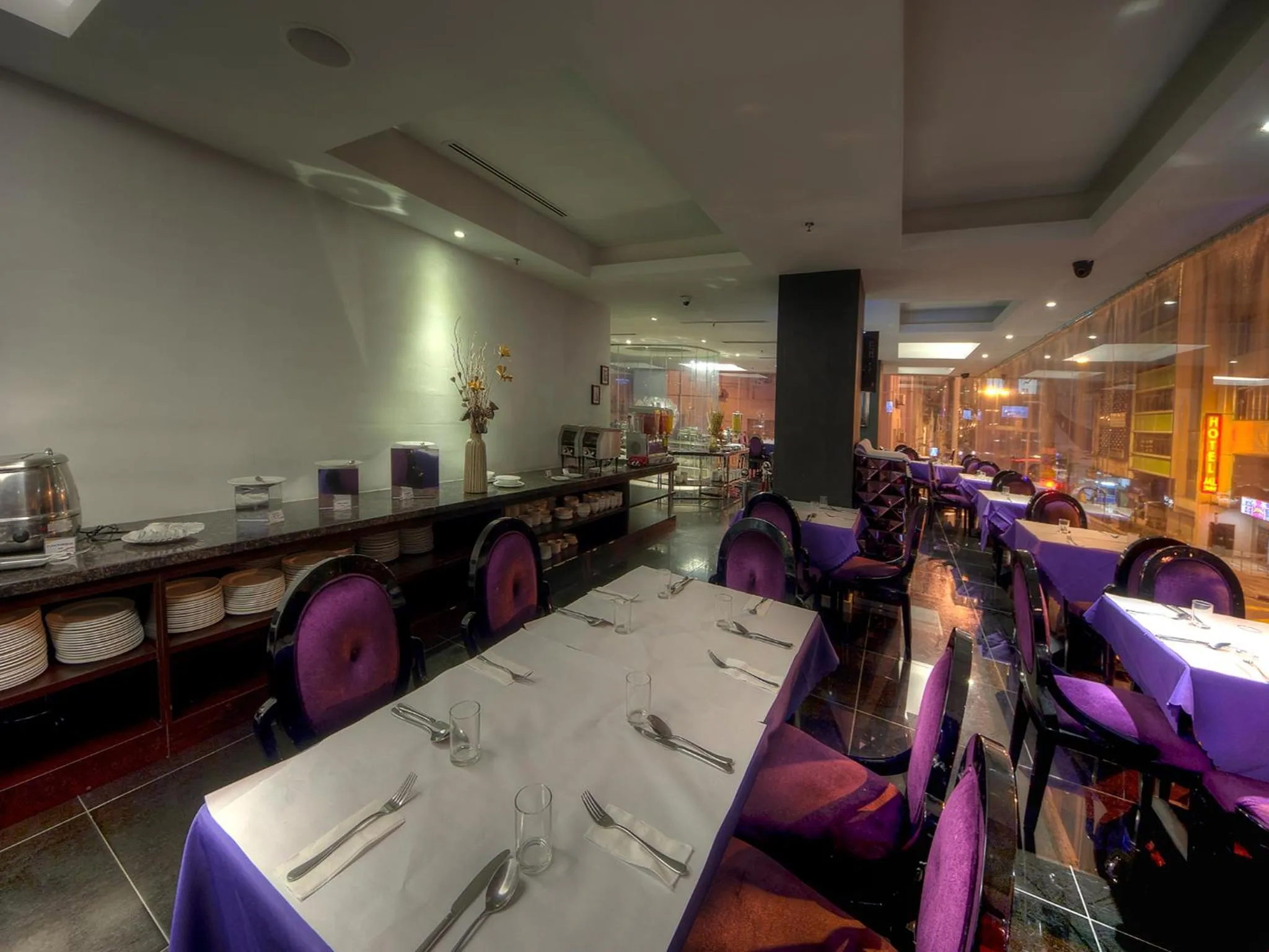 Restaurant/places to eat in Arenaa Star Hotel