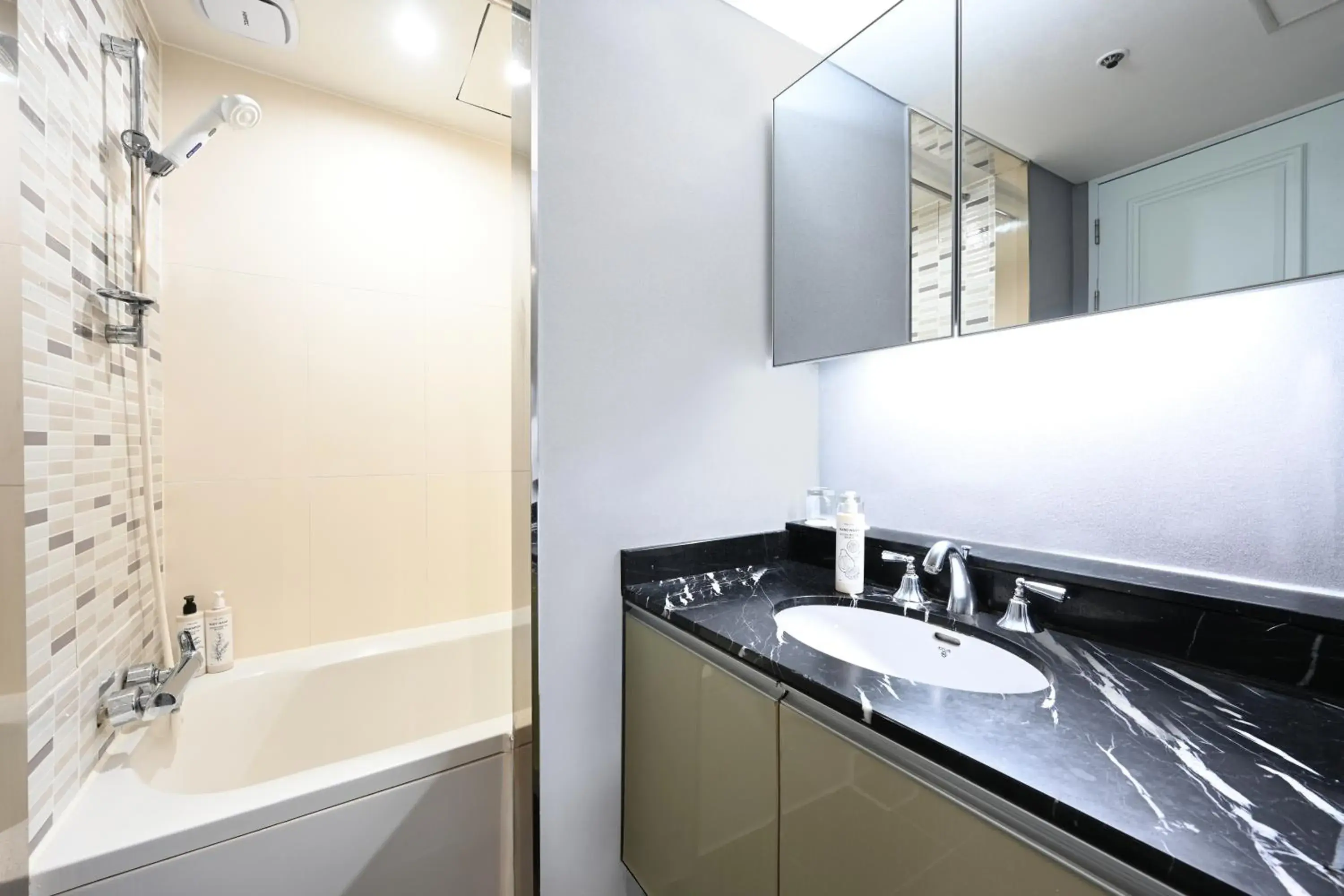 Bathroom in Kolon Seacloud Hotel Bathroom in Kolon Seacloud Hotel