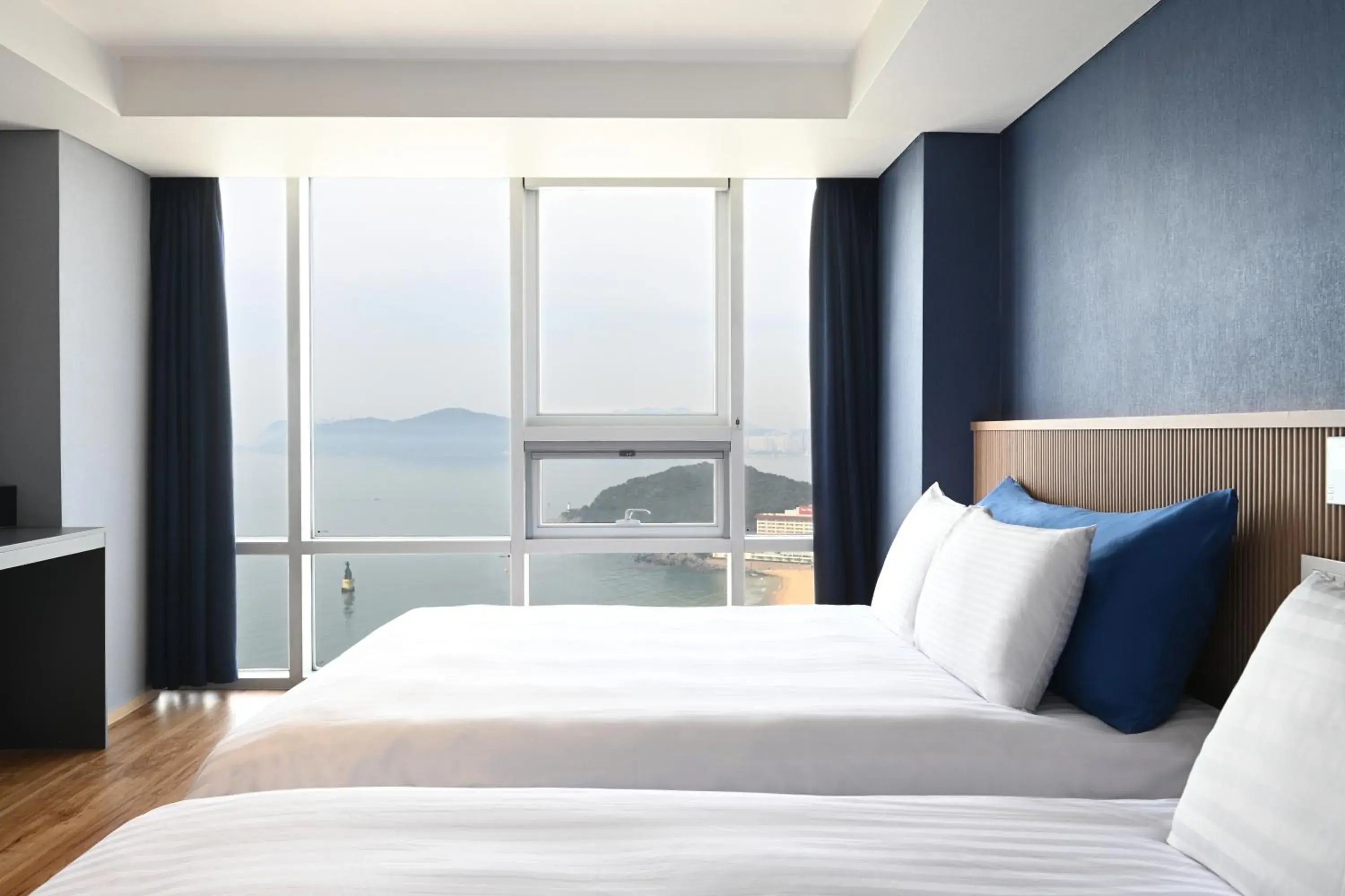 Deluxe Super Twin Room with Ocean View in Kolon Seacloud Hotel Deluxe Super Twin Room with Ocean View in Kolon Seacloud Hotel