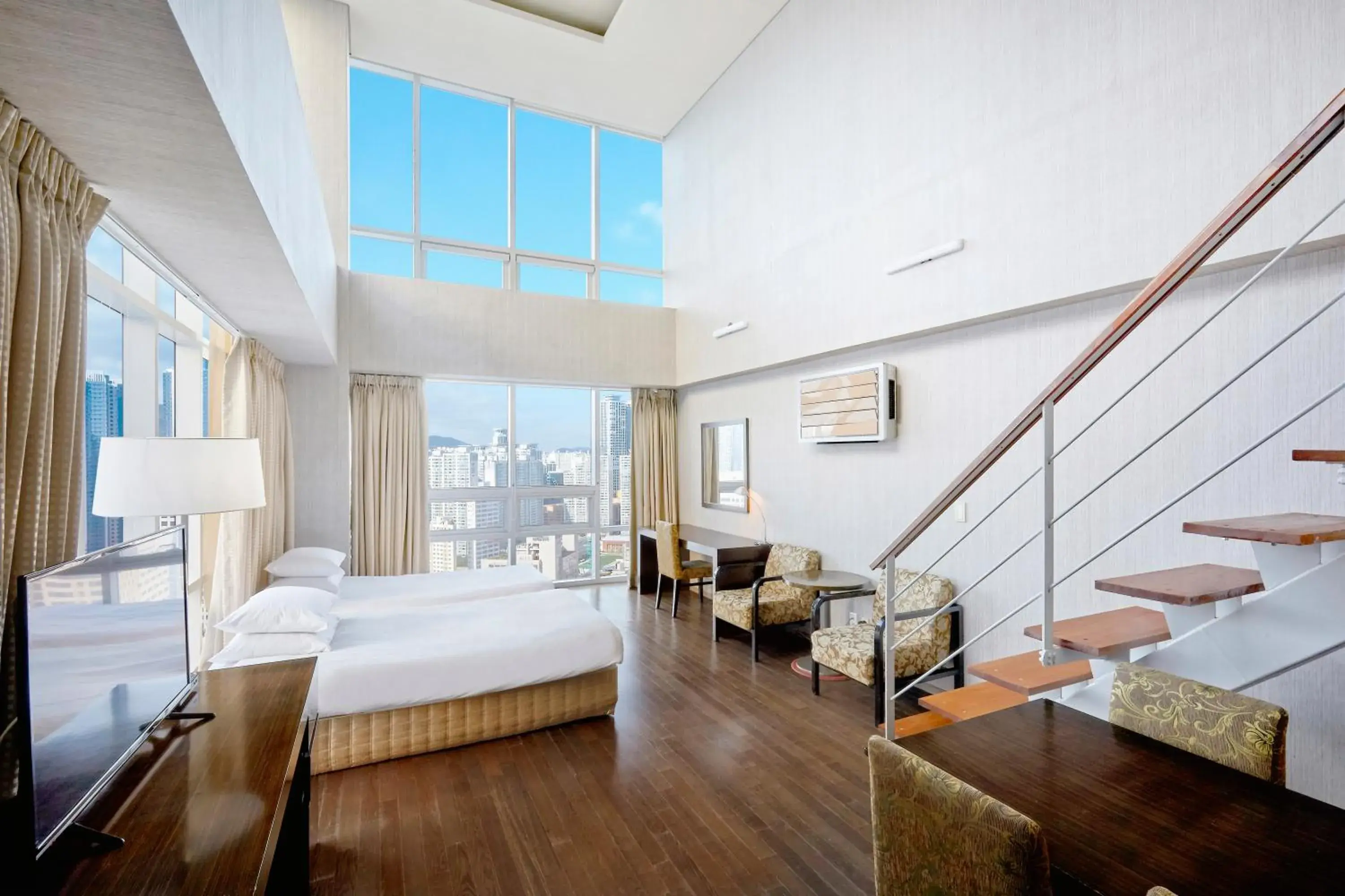 Photo of the whole room, Bed in Kolon Seacloud Hotel Photo of the whole room, Bed in Kolon Seacloud Hotel