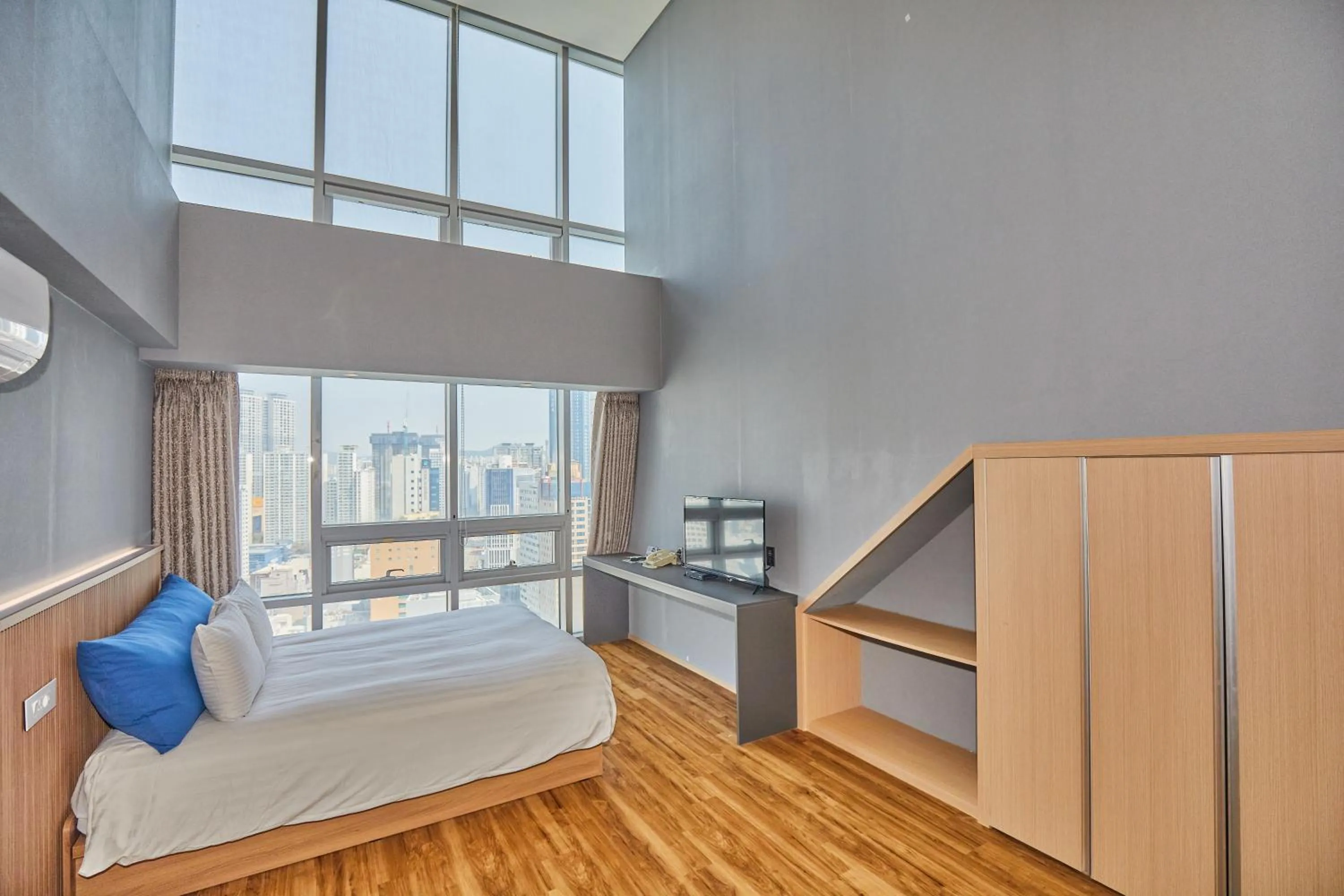 City view, Bed in Kolon Seacloud Hotel