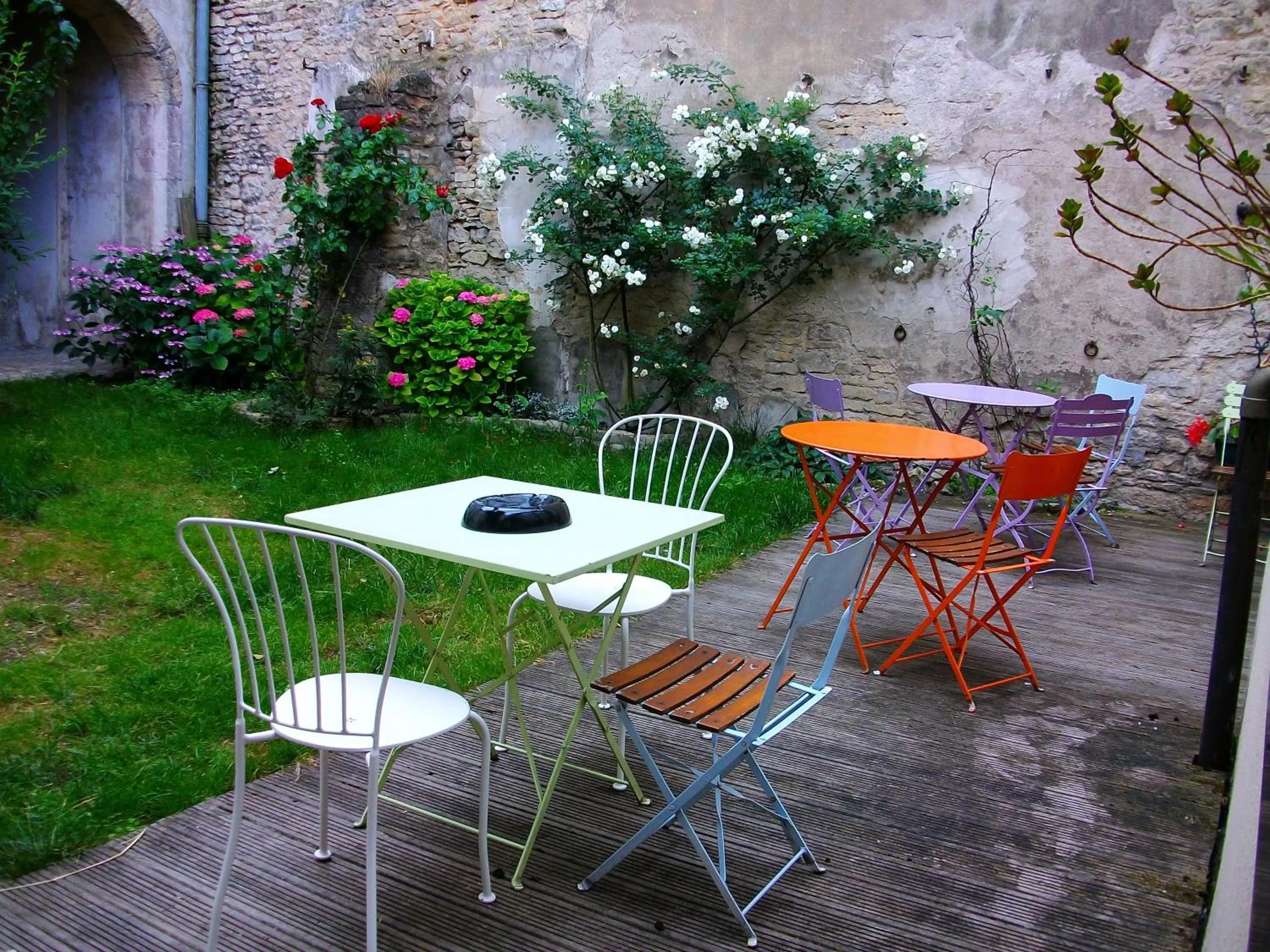 Garden in Hôtel République