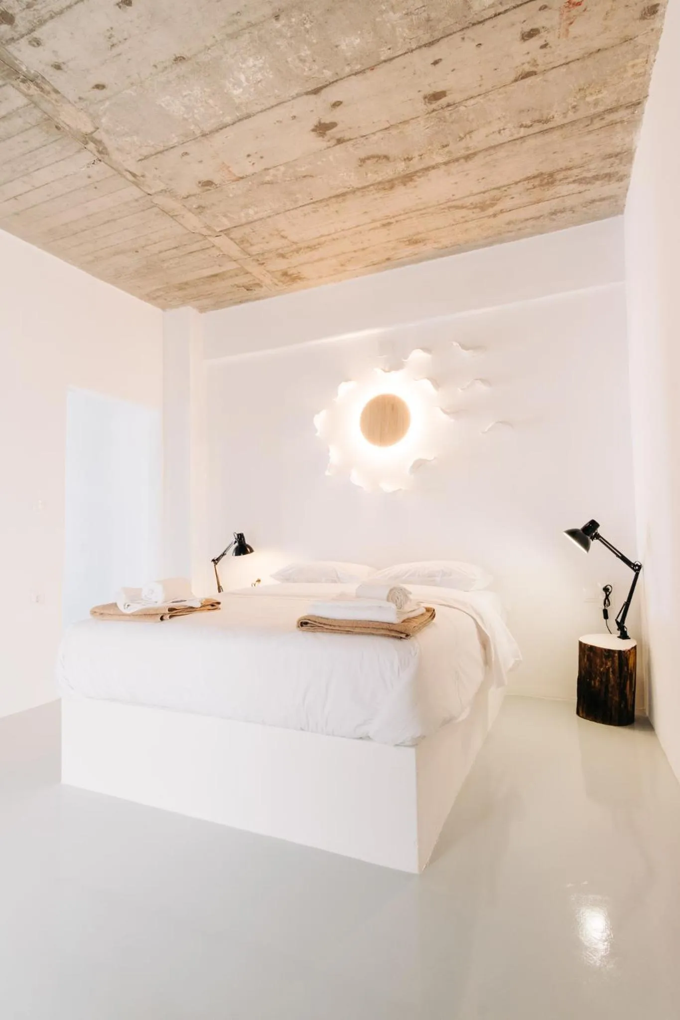 Bedroom, Bed in Mesanto Luxury Suites