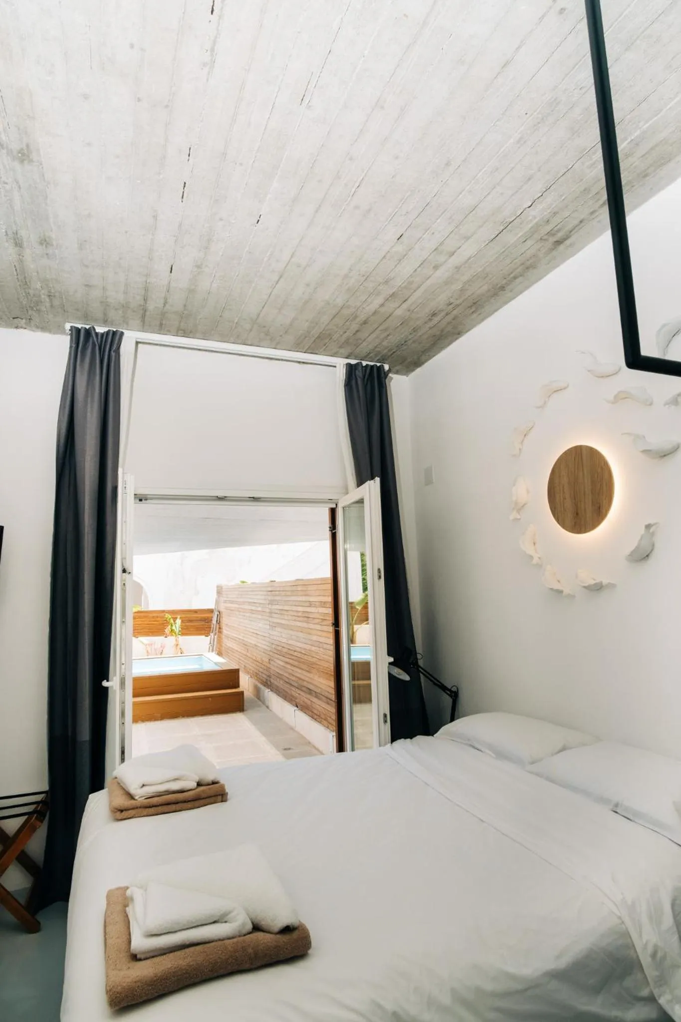 Bed in Mesanto Luxury Suites