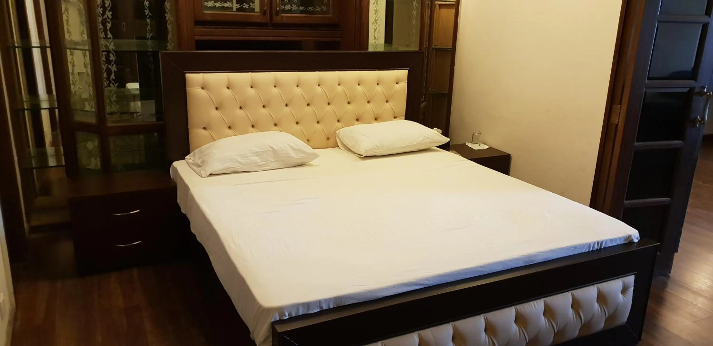 Bed in Reina Boutique Hotel - G9