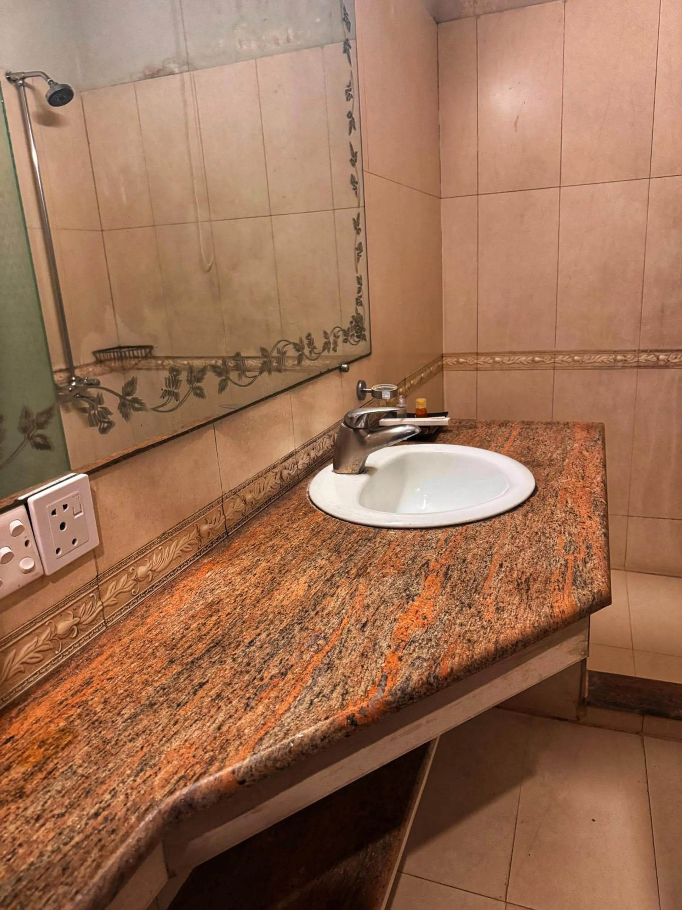 Bathroom in Reina Boutique Hotel - G9