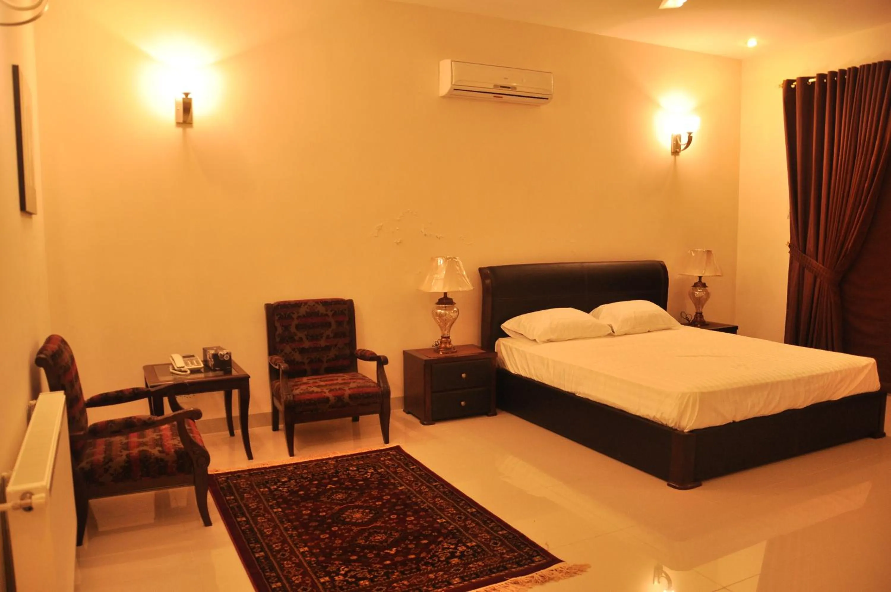 Living room, Bed in Reina Boutique Hotel - G9