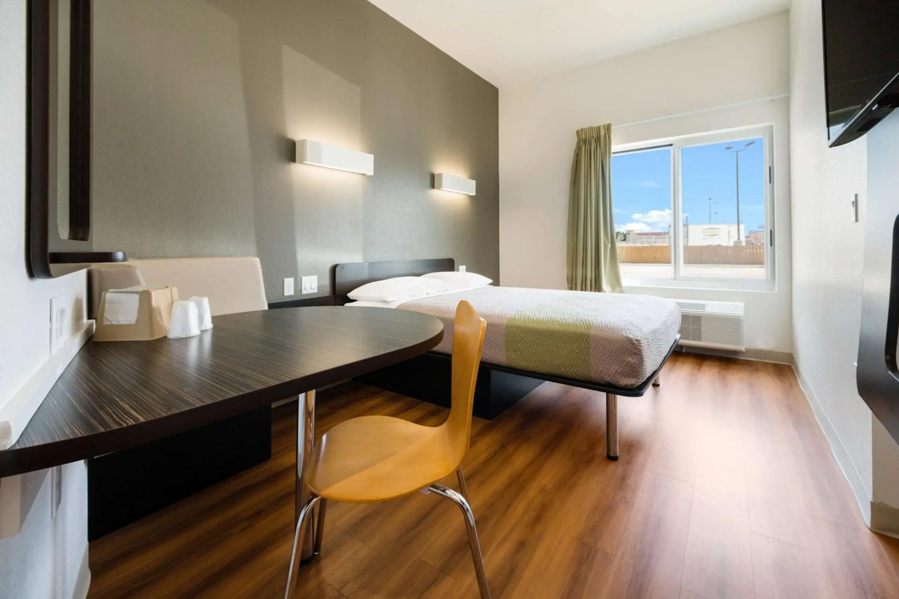 Photo of the whole room, Bed in Motel 6-Corpus Christi, TX Photo of the whole room, Bed in Motel 6-Corpus Christi, TX