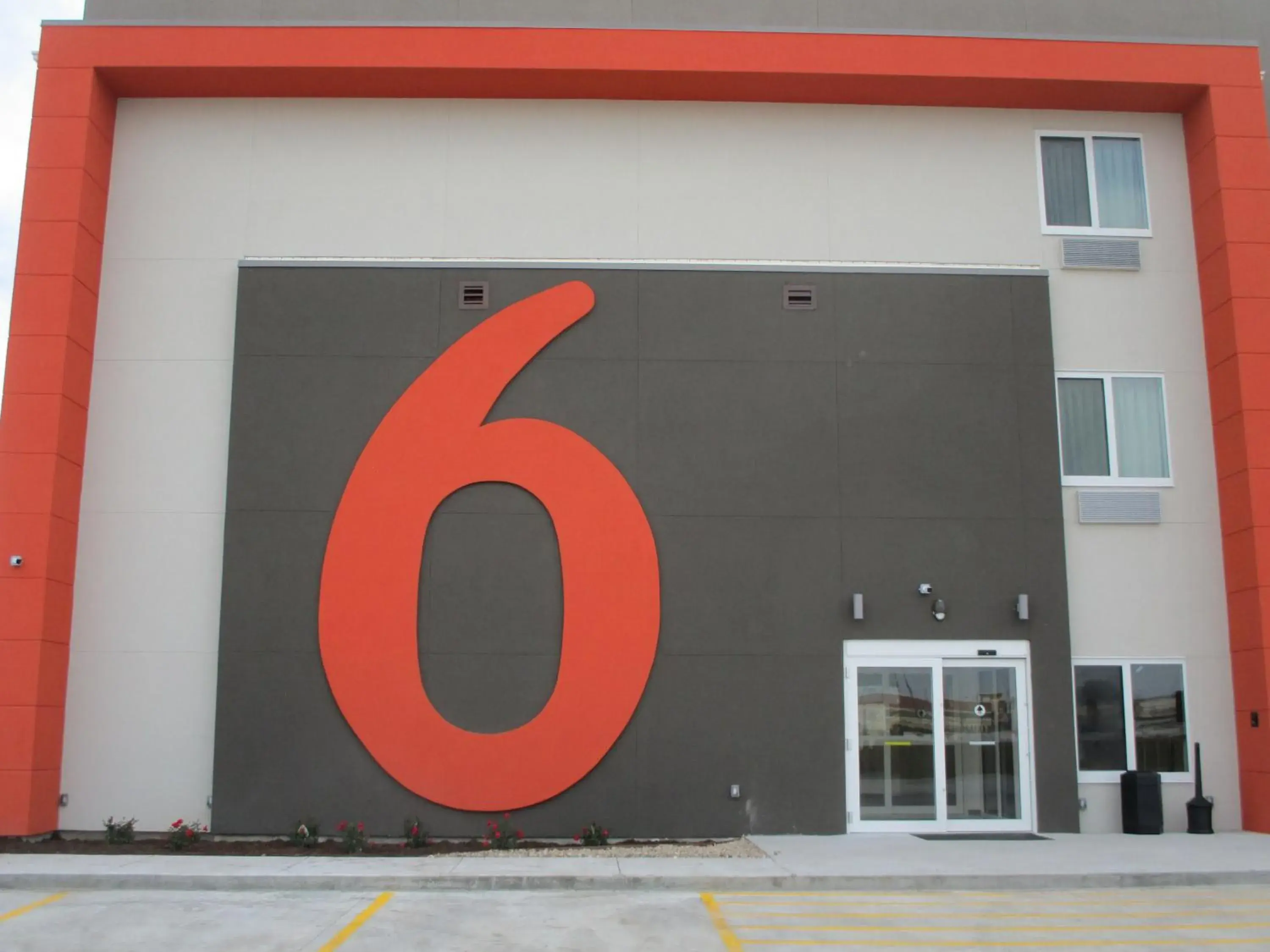 Facade/entrance in Motel 6-Corpus Christi, TX Facade/entrance in Motel 6-Corpus Christi, TX