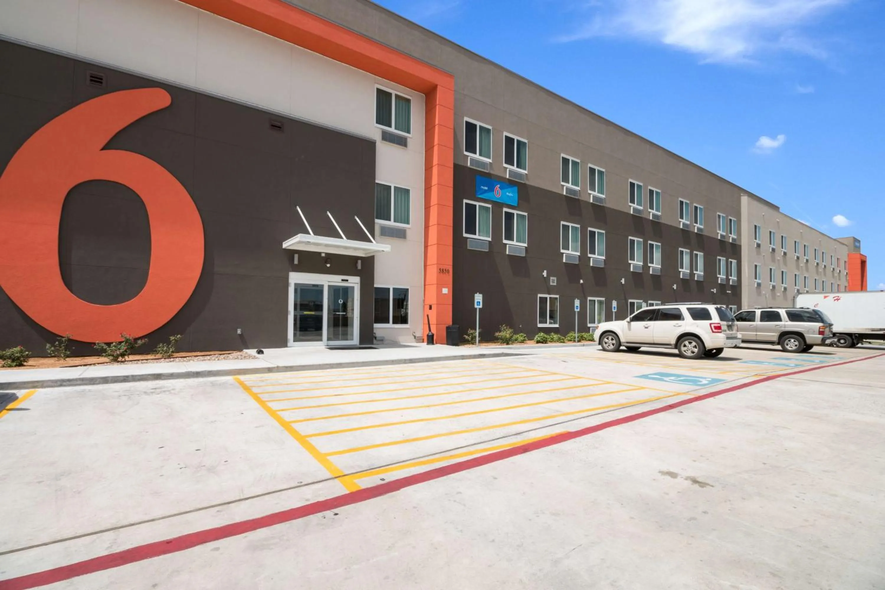 Property building in Motel 6-Corpus Christi, TX