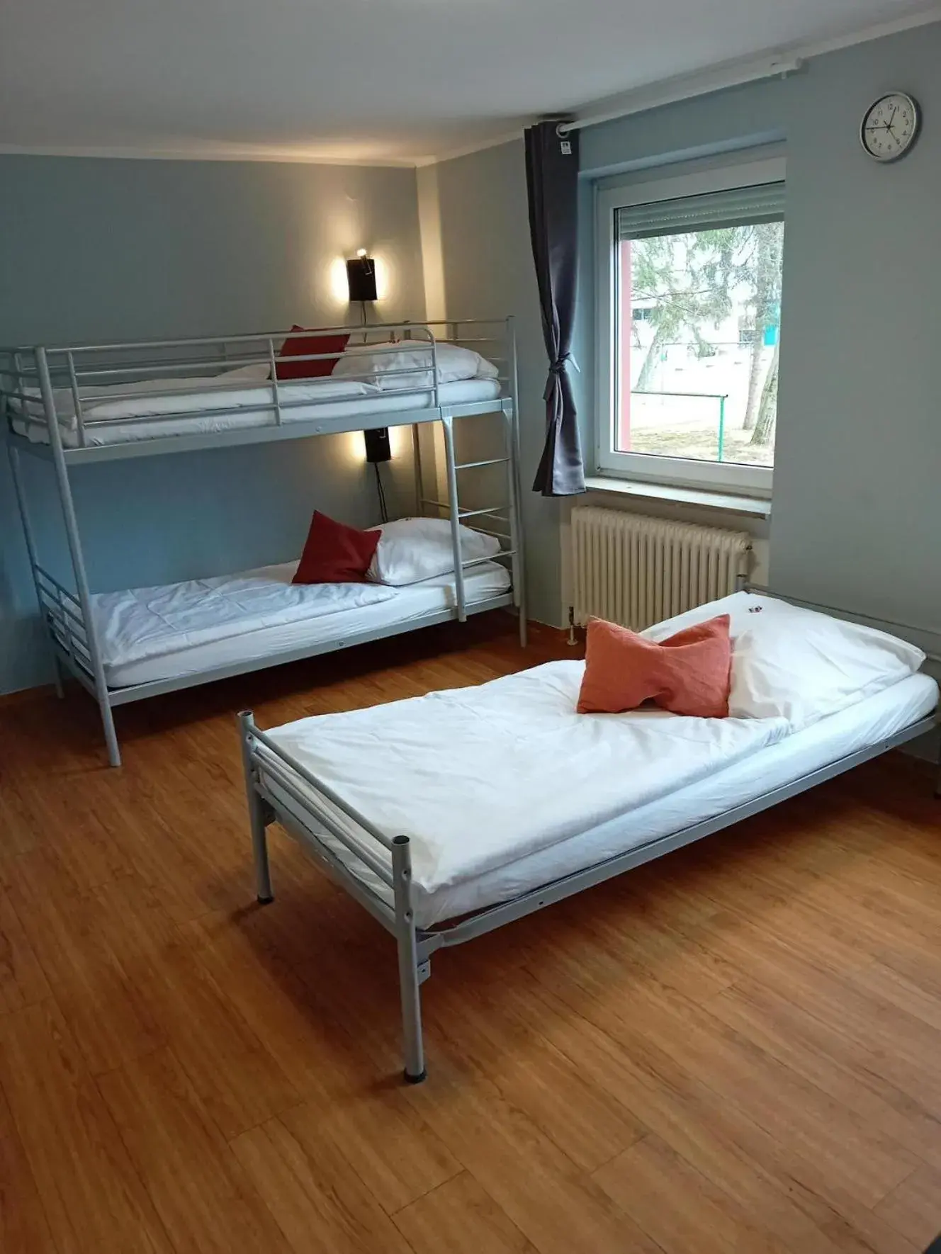 Five Bed Apartment with Private Bathroom in 1, 2, sleep Hostel Nürnberg Messe Five Bed Apartment with Private Bathroom in 1, 2, sleep Hostel Nürnberg Messe