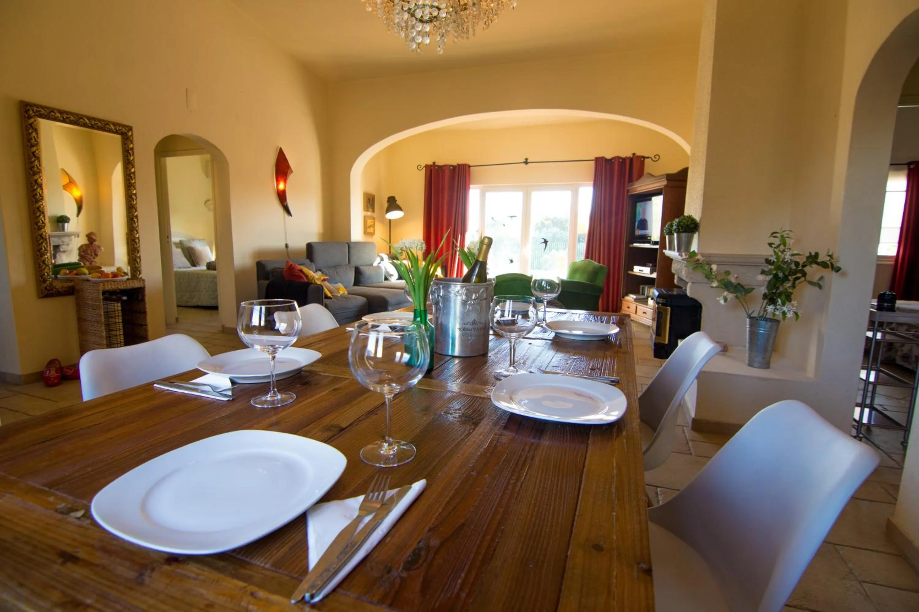 villa yvonne,private pool,private parking 1,7 km from the beach