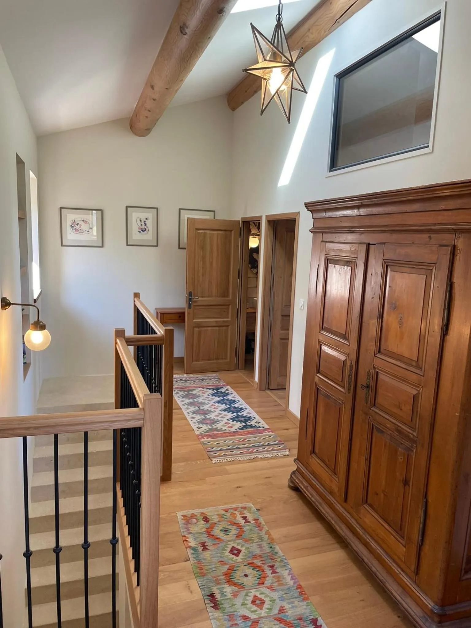 wardrobe in Les Yourtes de Provence