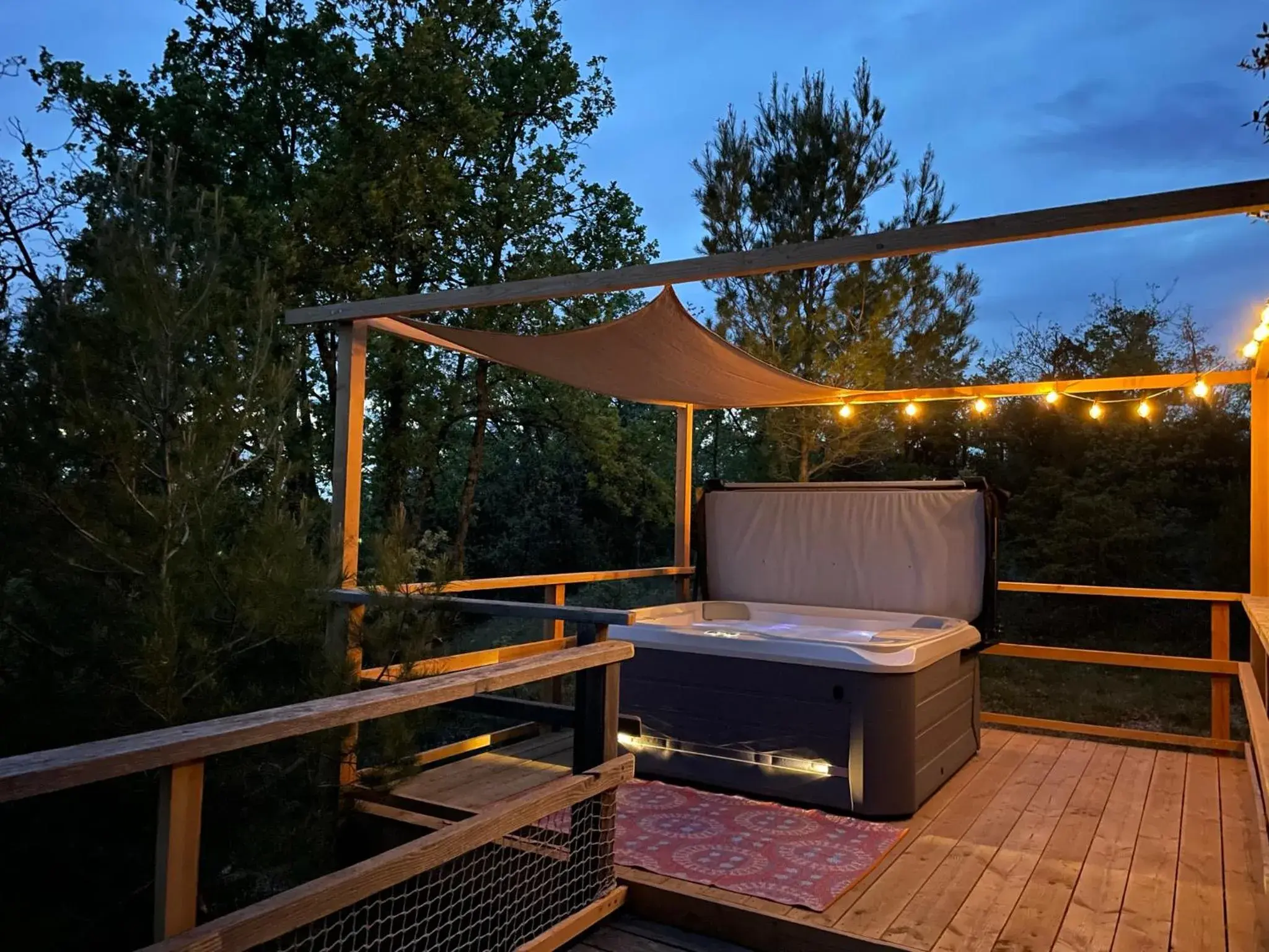 Family Room with Bathroom in Les Yourtes de Provence Family Room with Bathroom in Les Yourtes de Provence