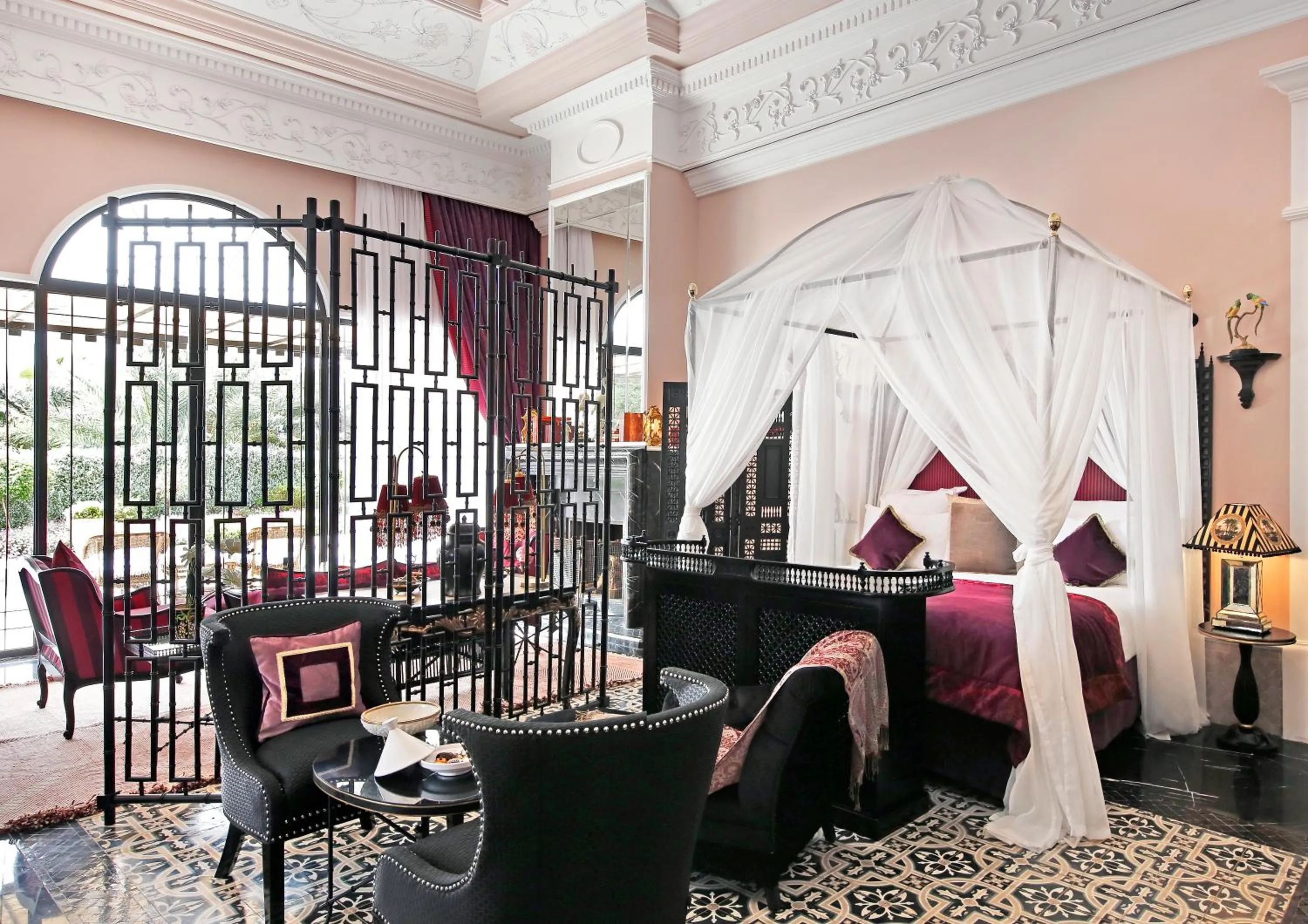 Photo of the whole room, Bed in Palais Ronsard Relais & Chateaux