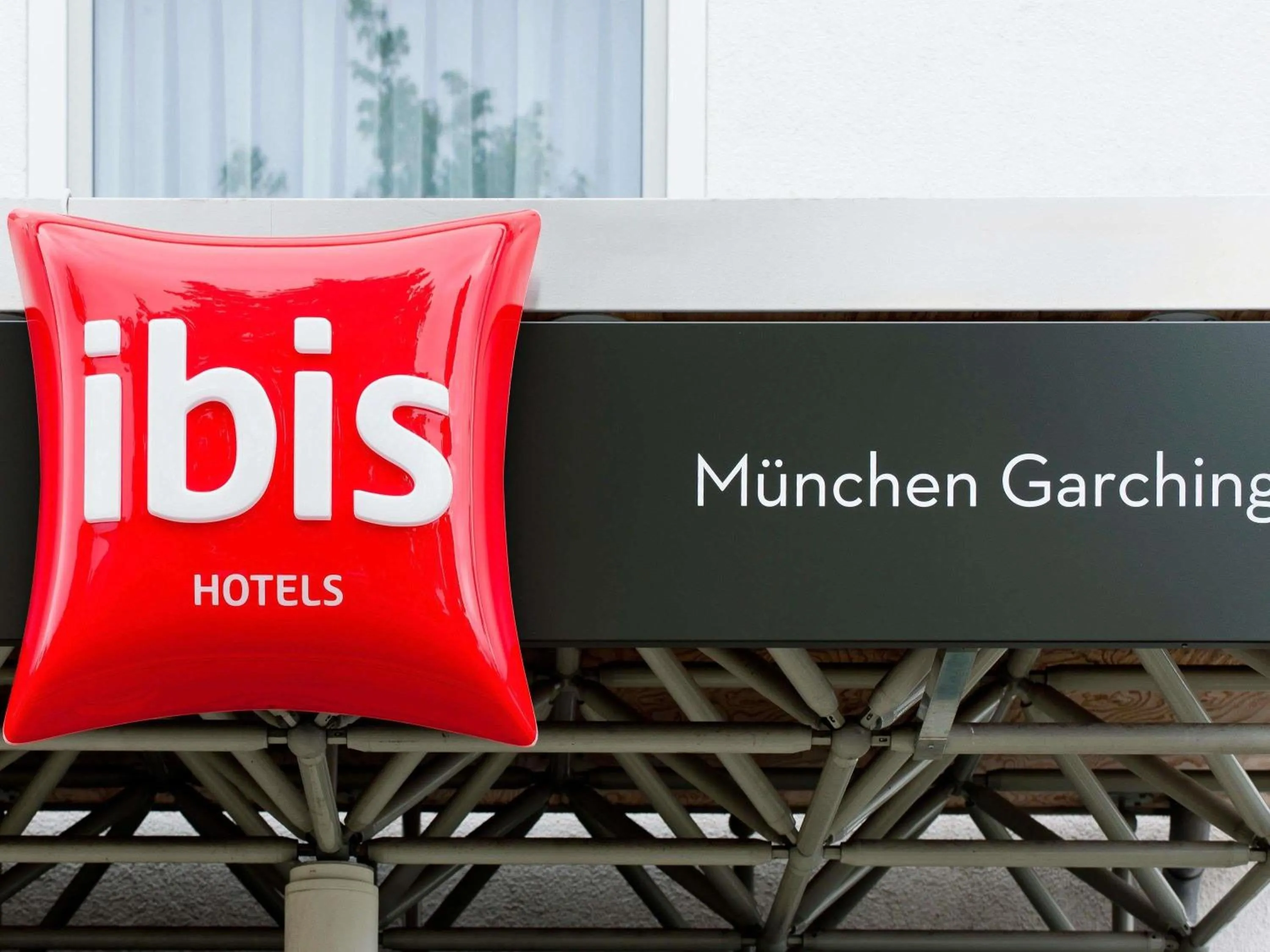 Property building in ibis Hotel München Garching