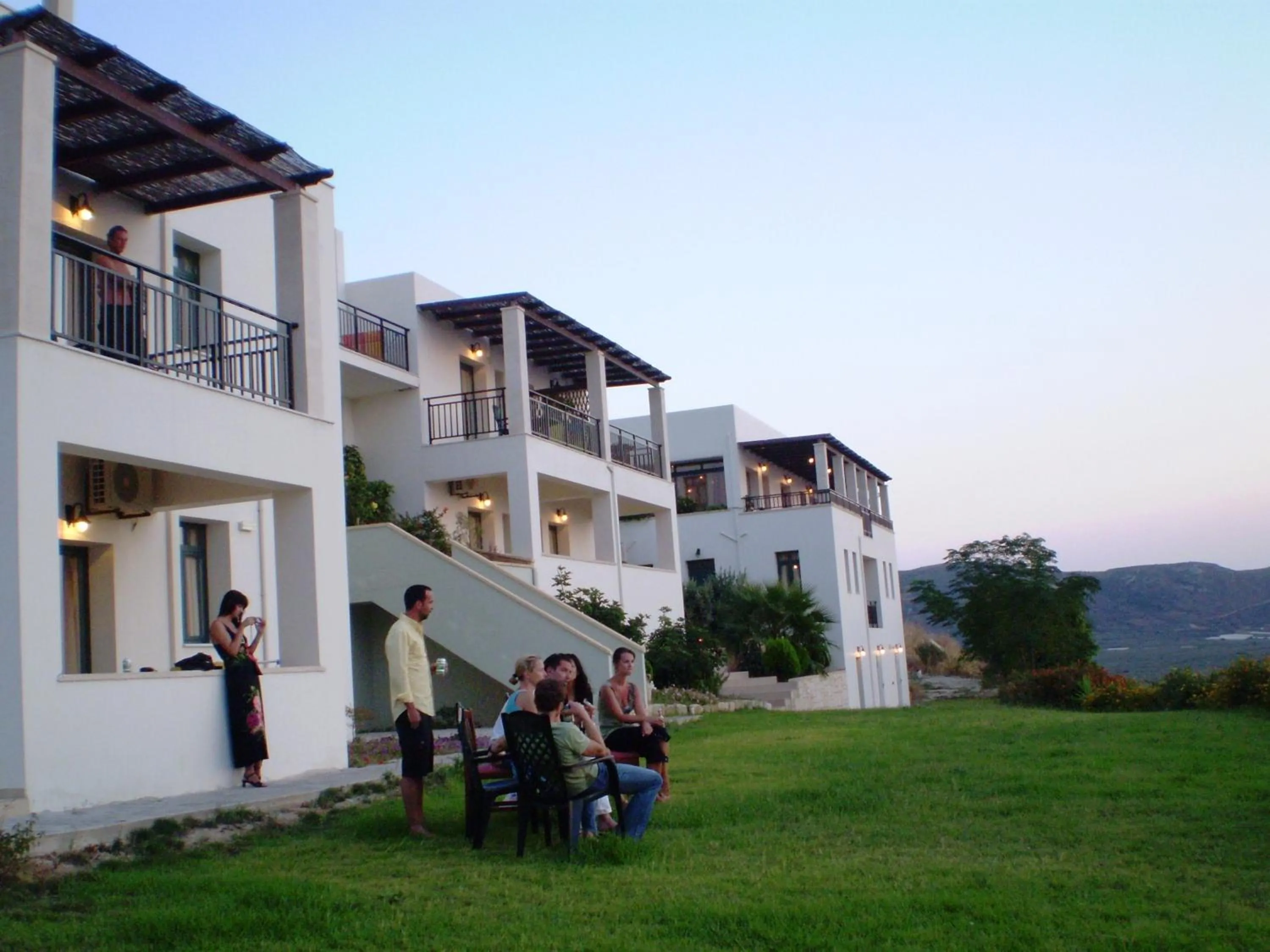 Roubini Apartments