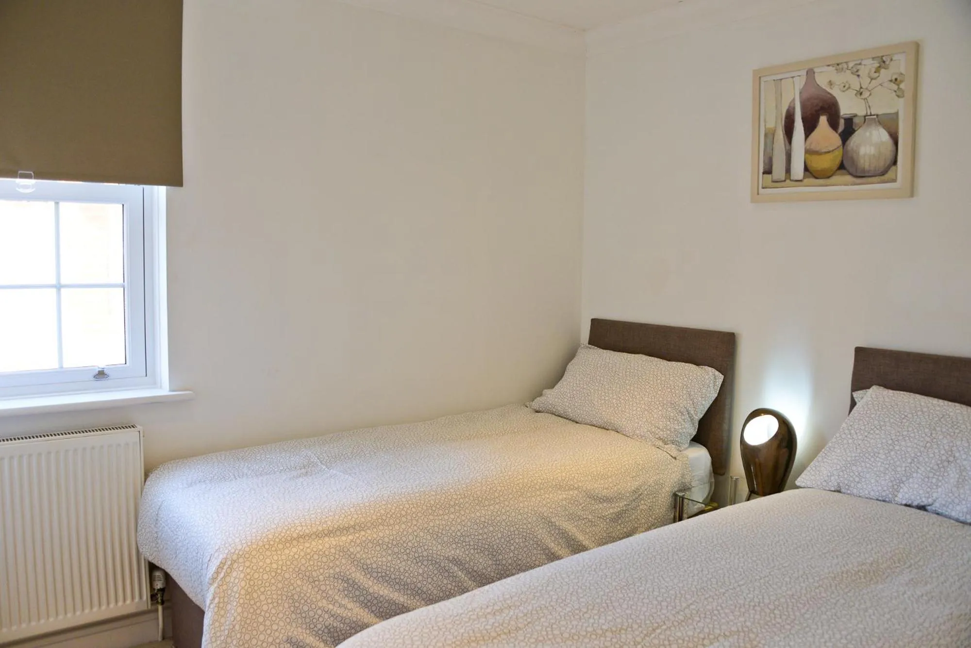 Bedroom, Bed in Wakeford Cottage