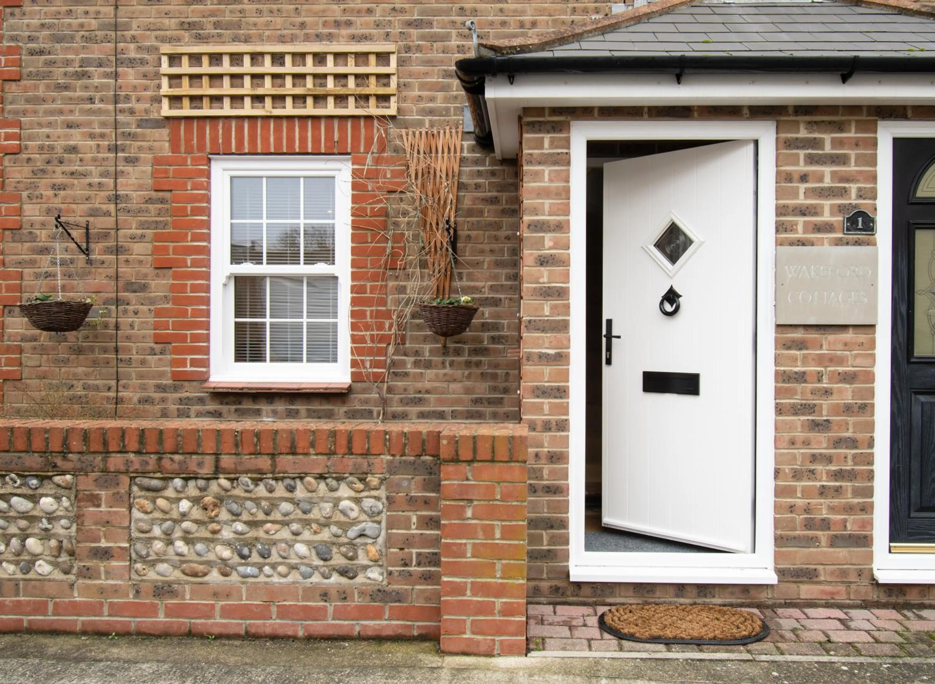 Facade/entrance in Wakeford Cottage