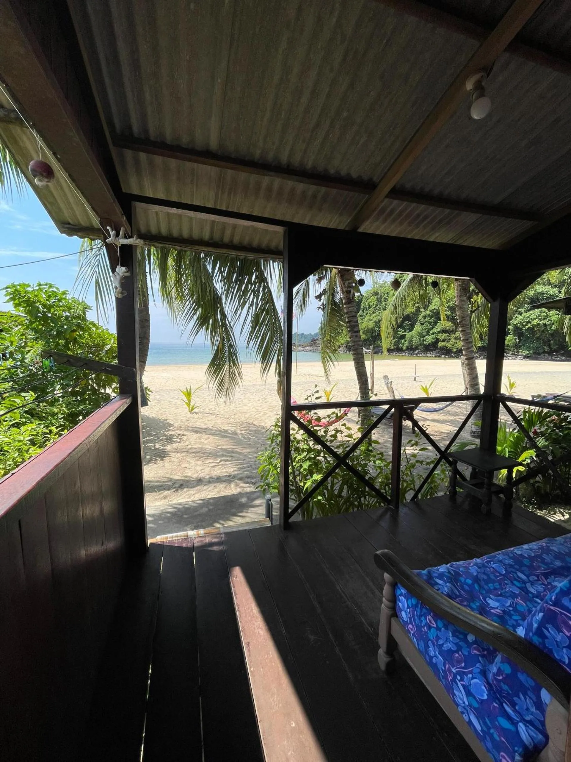 BUSHMAN TIOMAN