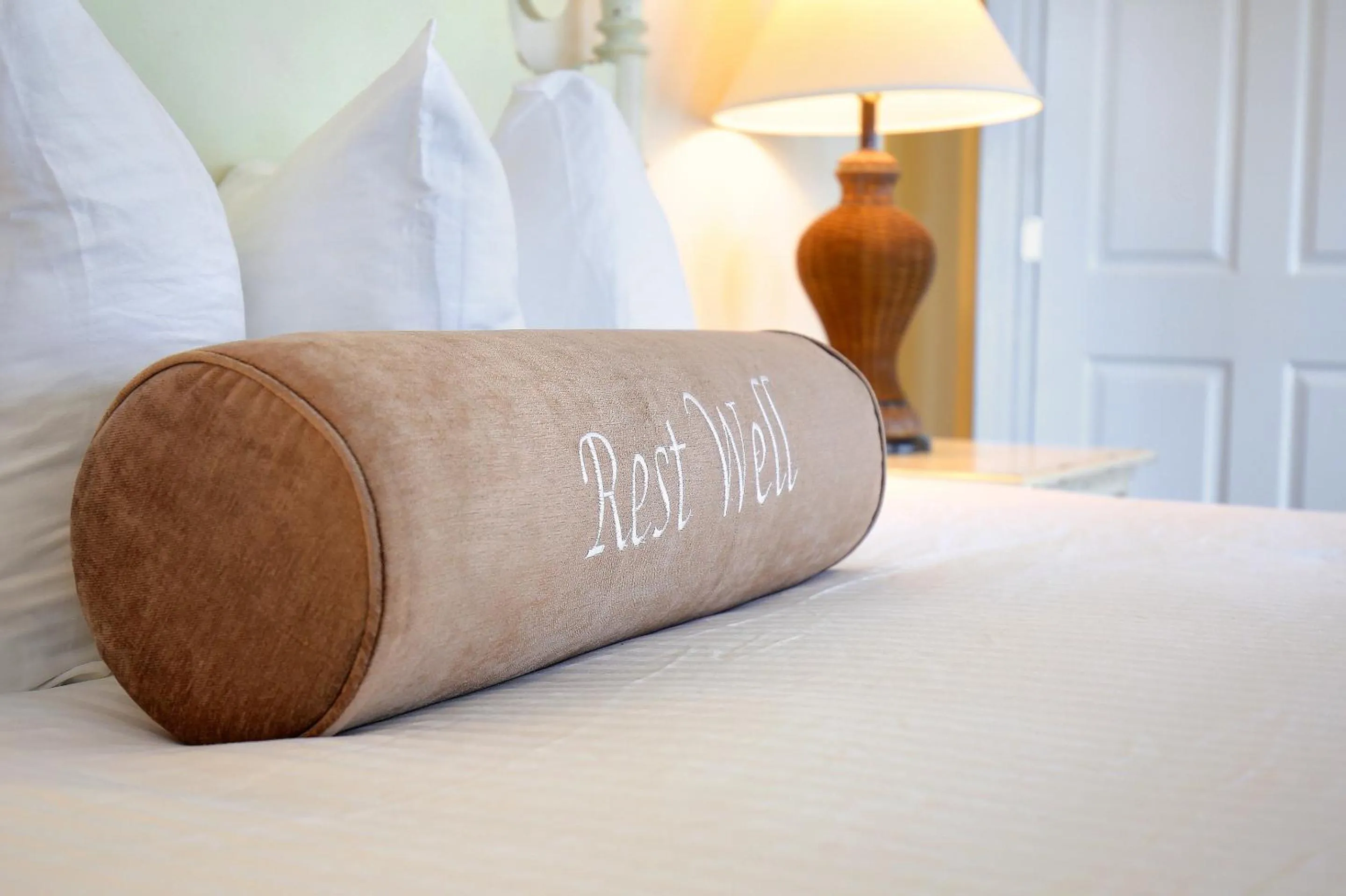 Bedroom, Bed in Waterside Resort