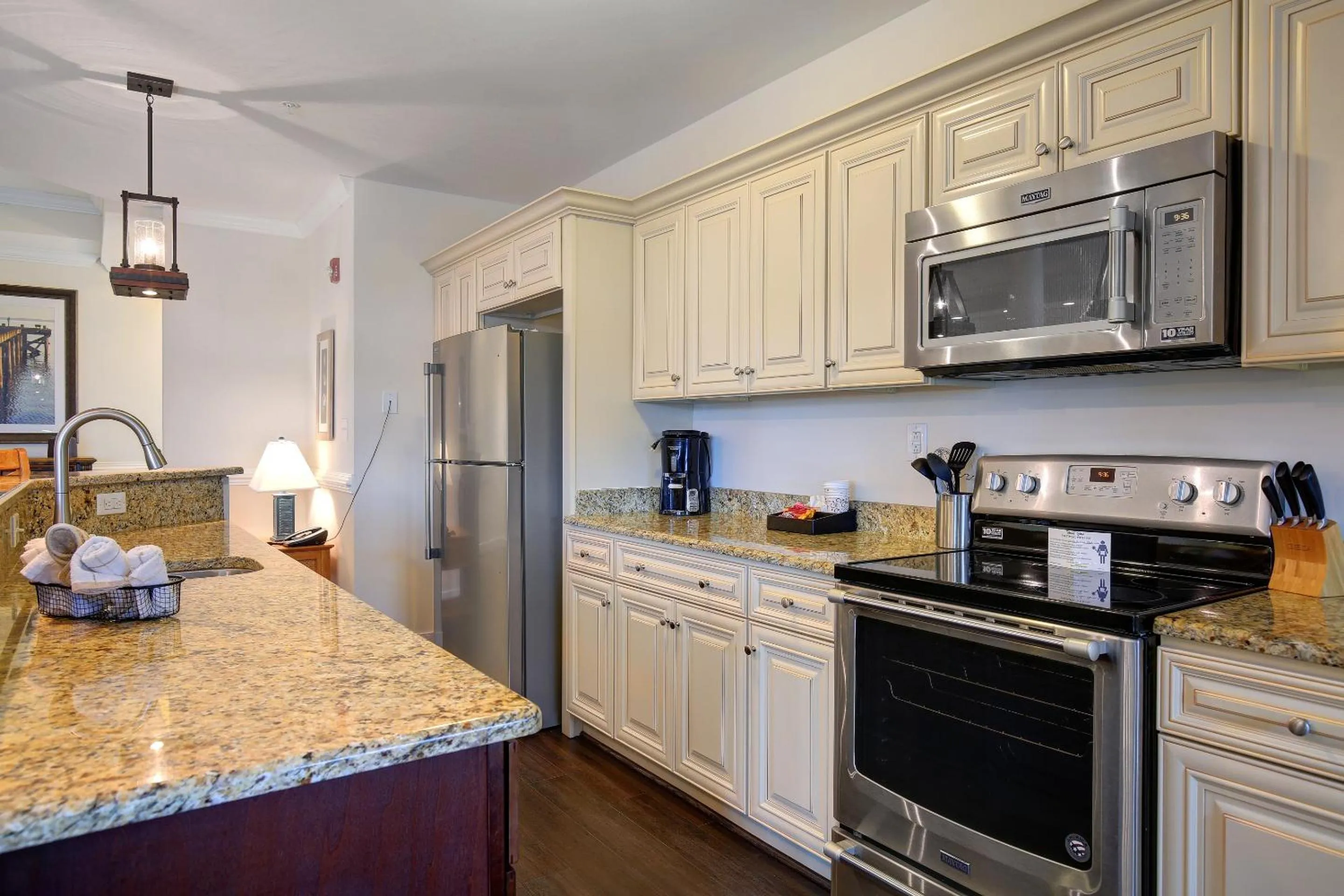 Kitchen or kitchenette in Waterside Resort