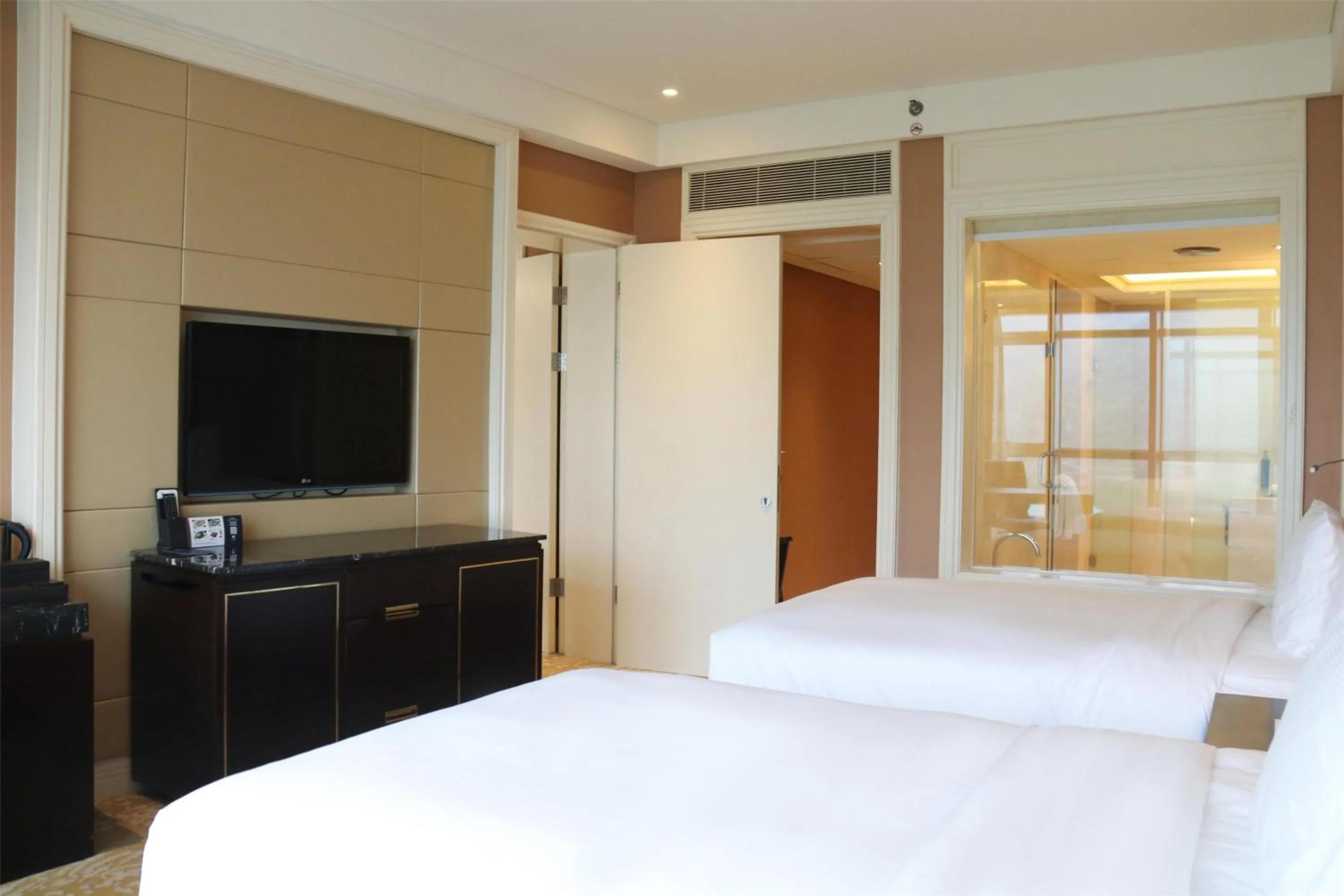 Bedroom, Bed in DoubleTree by Hilton Hotel Putian