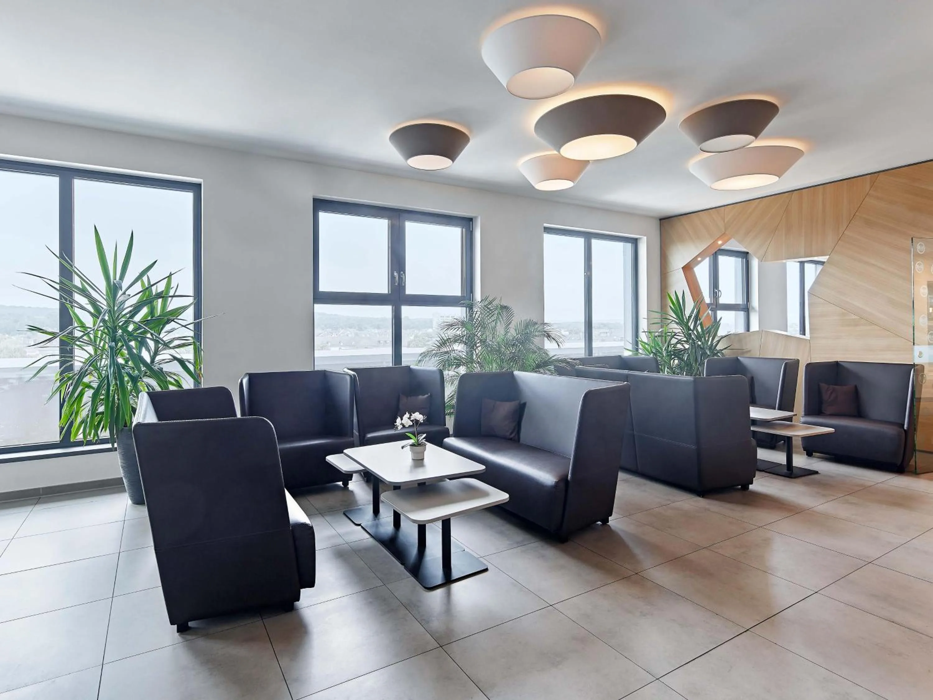 Lobby or reception in B&B Hotel Köln-Troisdorf