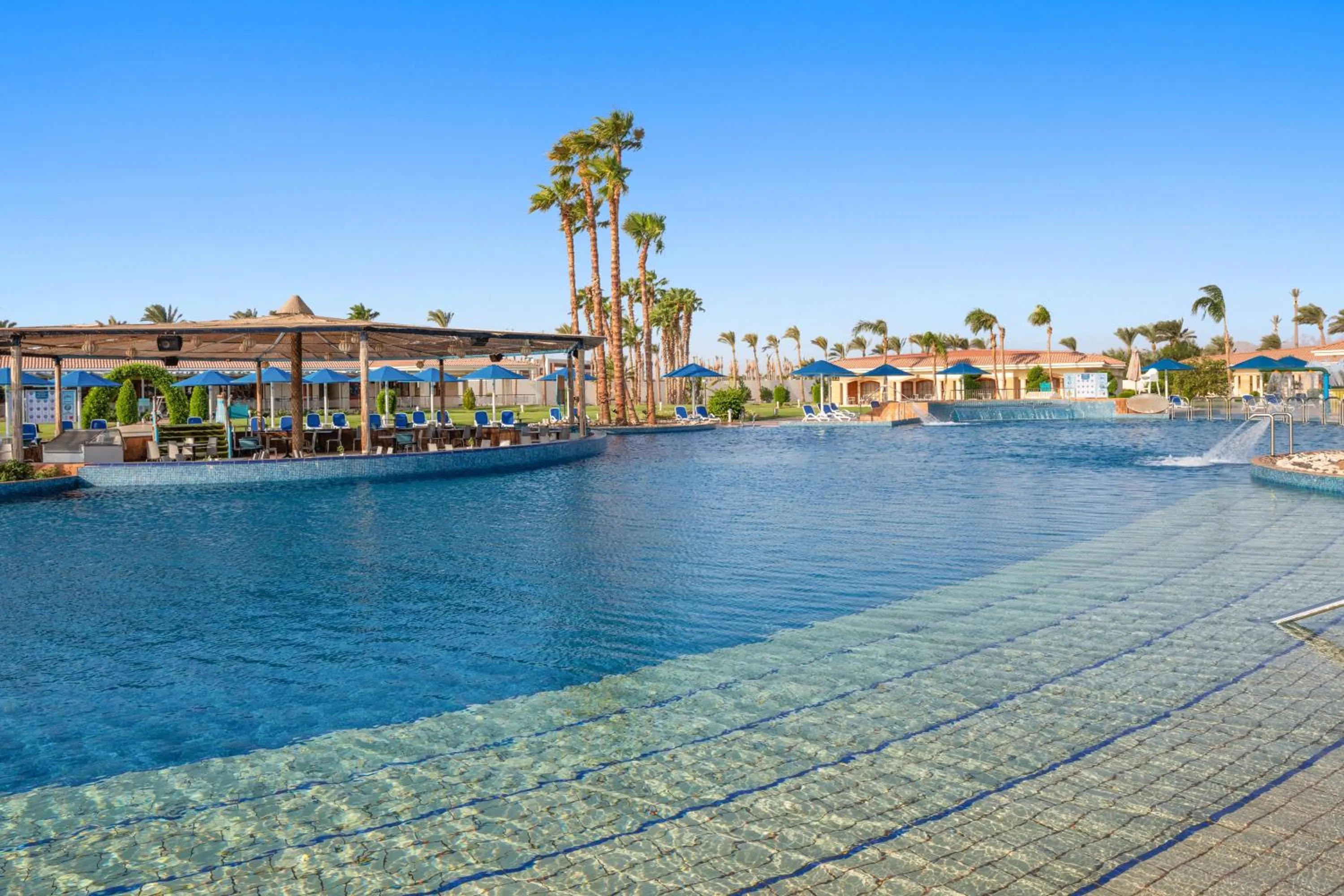 Swimming pool in Pickalbatros Golf Beach Resort - All Inclusive