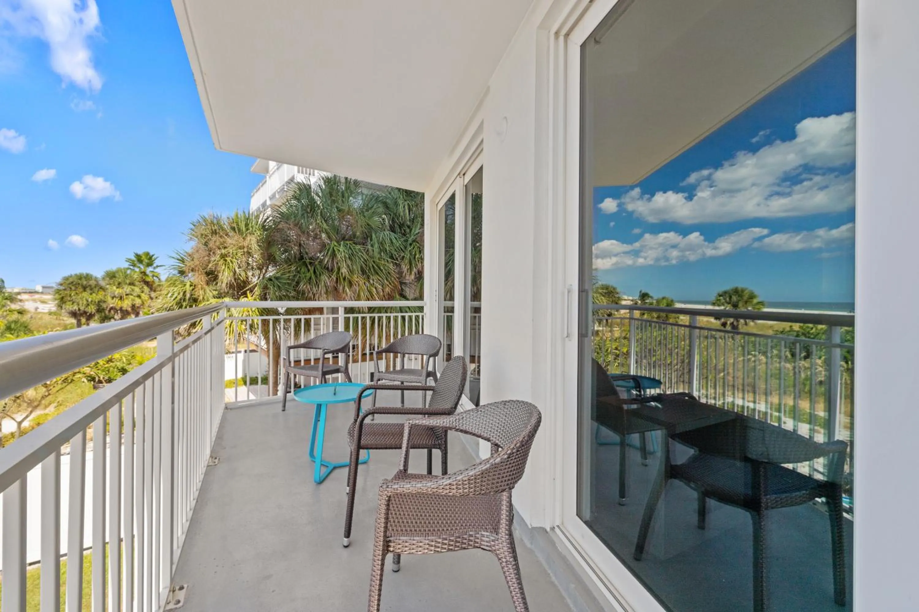 Balcony/Terrace in Provident Oceana Beachfront Suites