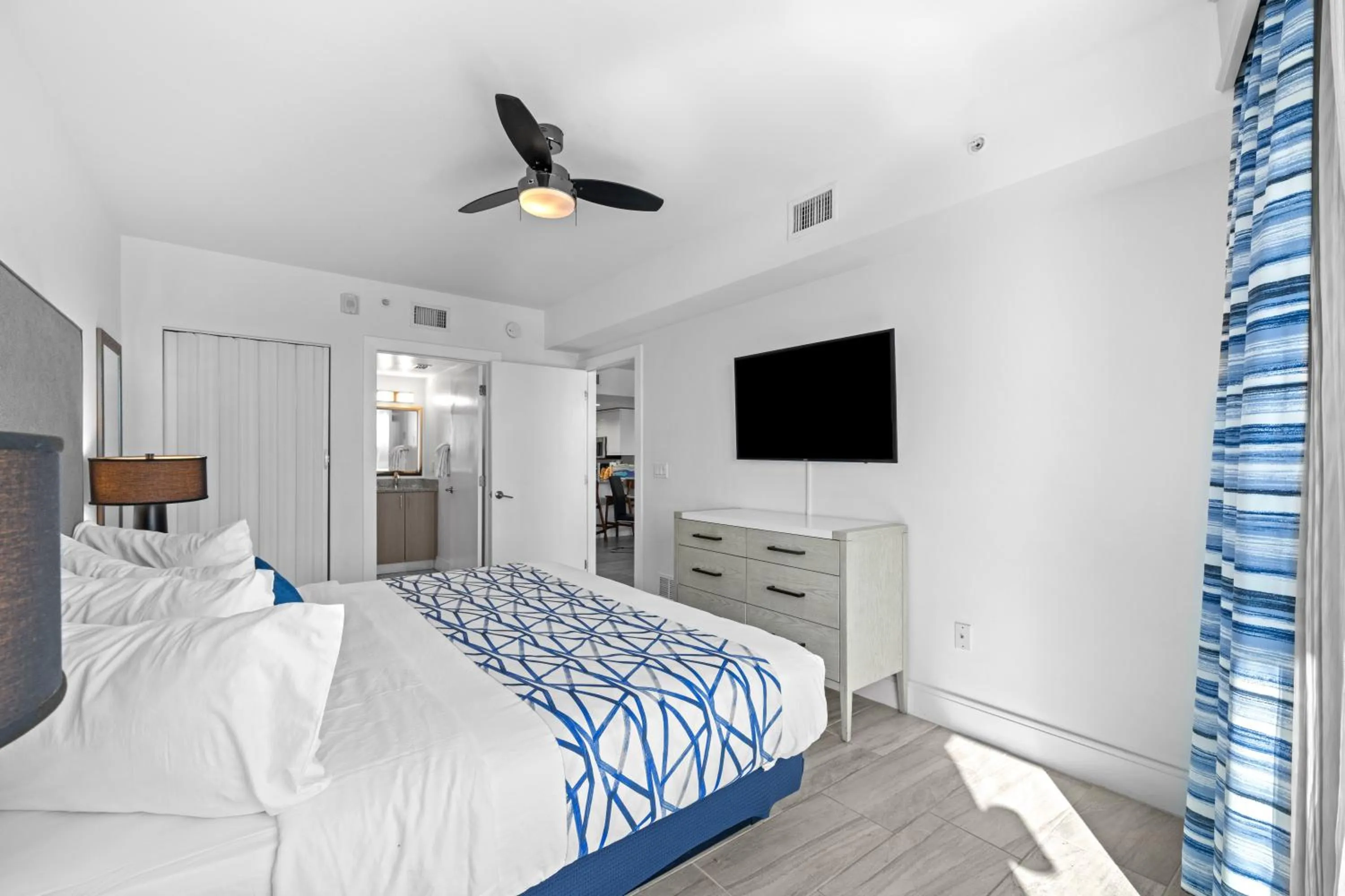 Bedroom, Bed in Provident Oceana Beachfront Suites