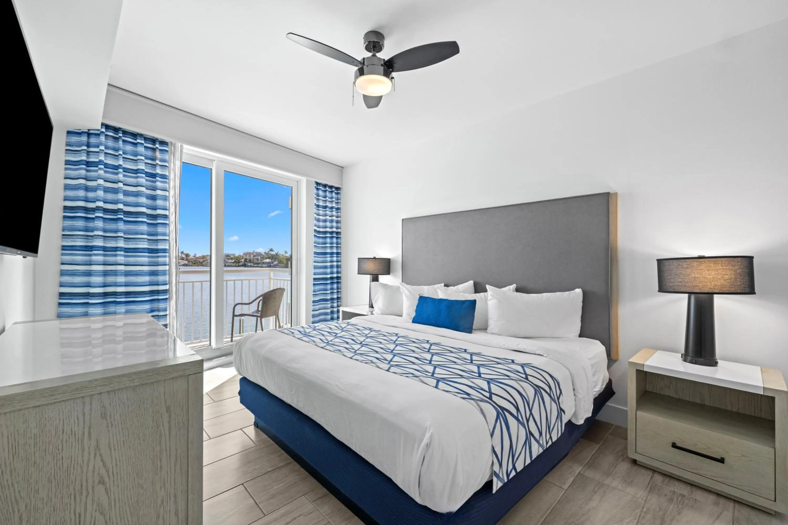 Bedroom, Bed in Provident Oceana Beachfront Suites