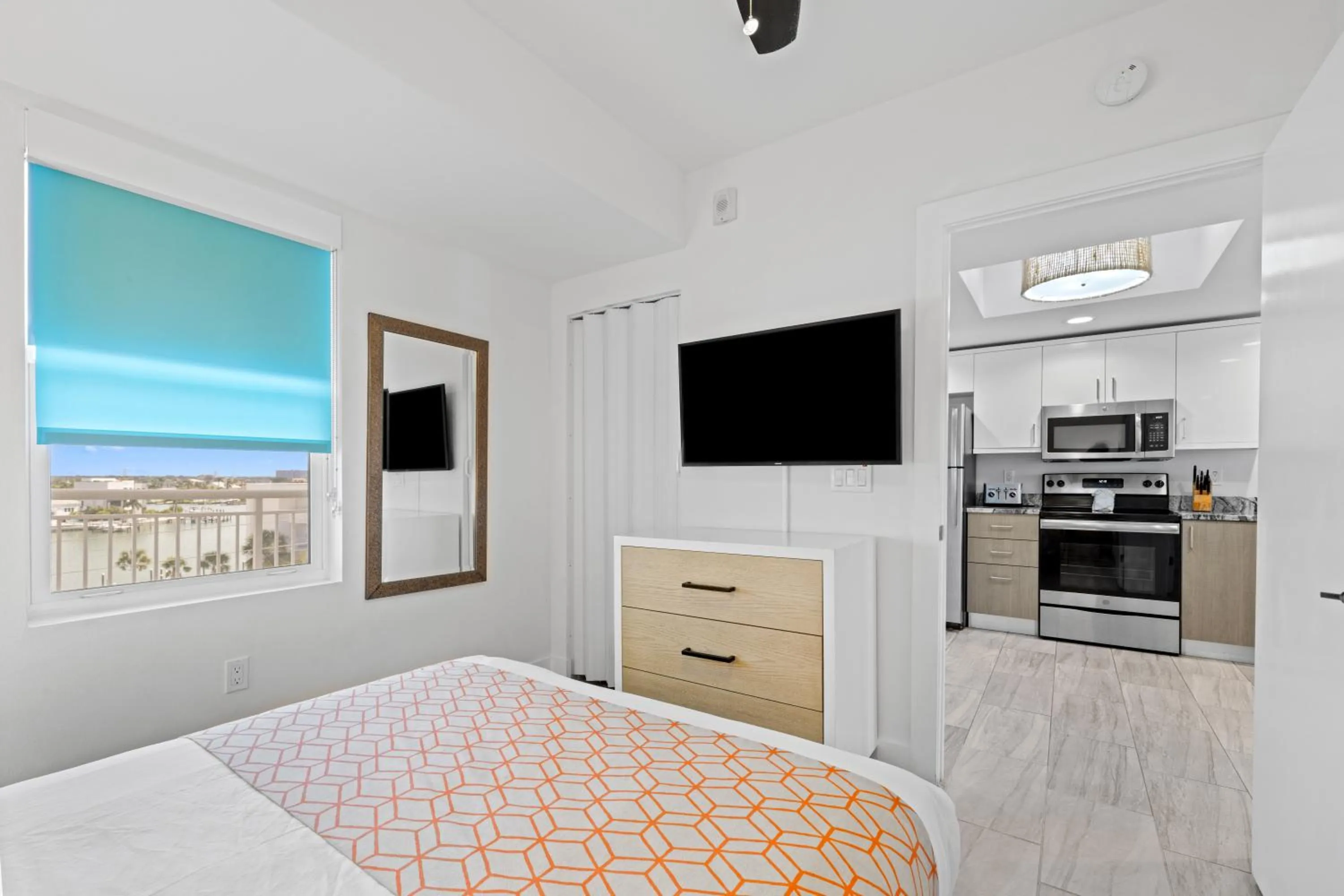 Bedroom, Bed in Provident Oceana Beachfront Suites