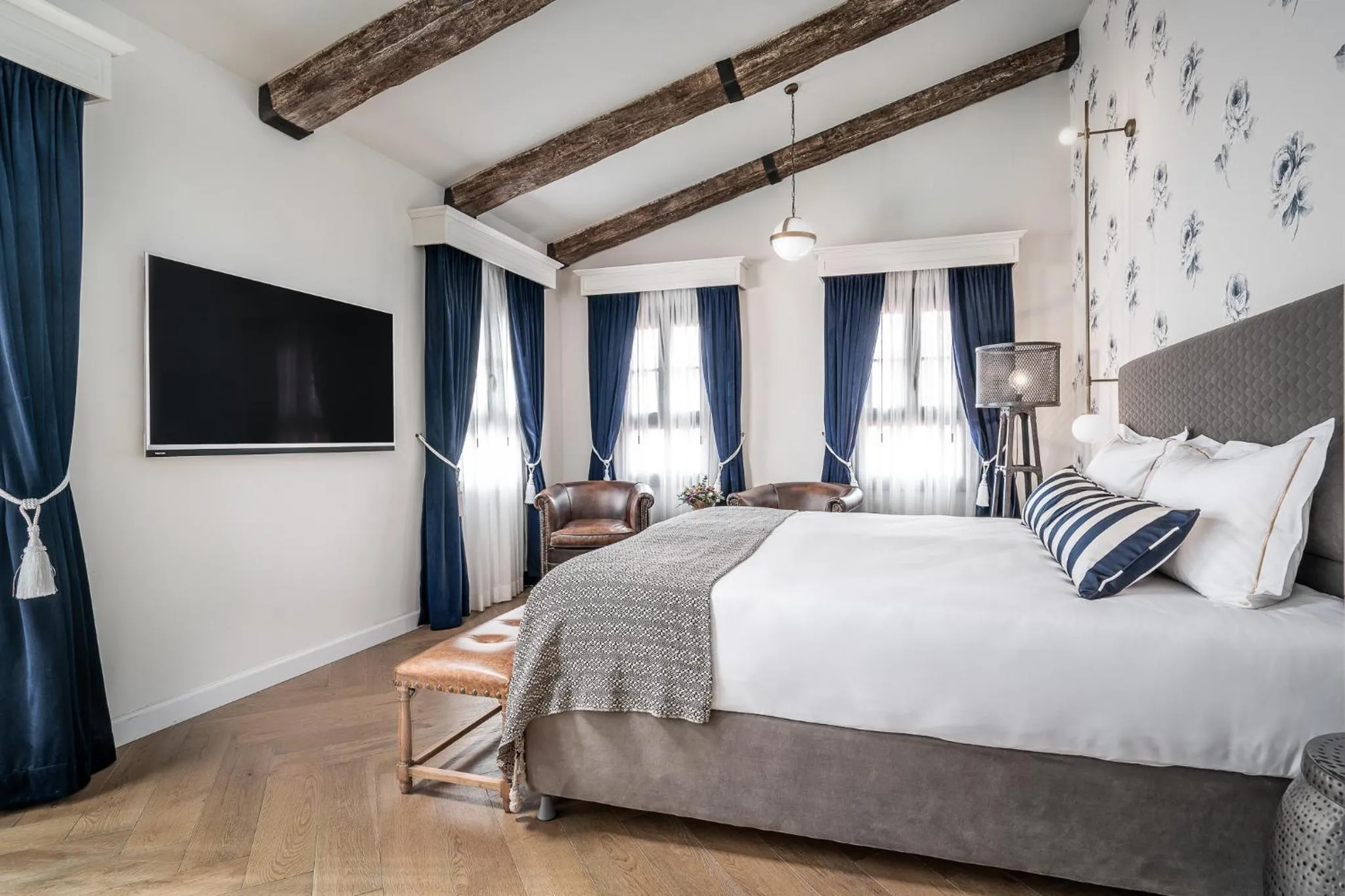 Bed in Zamarin Hotel & Spa