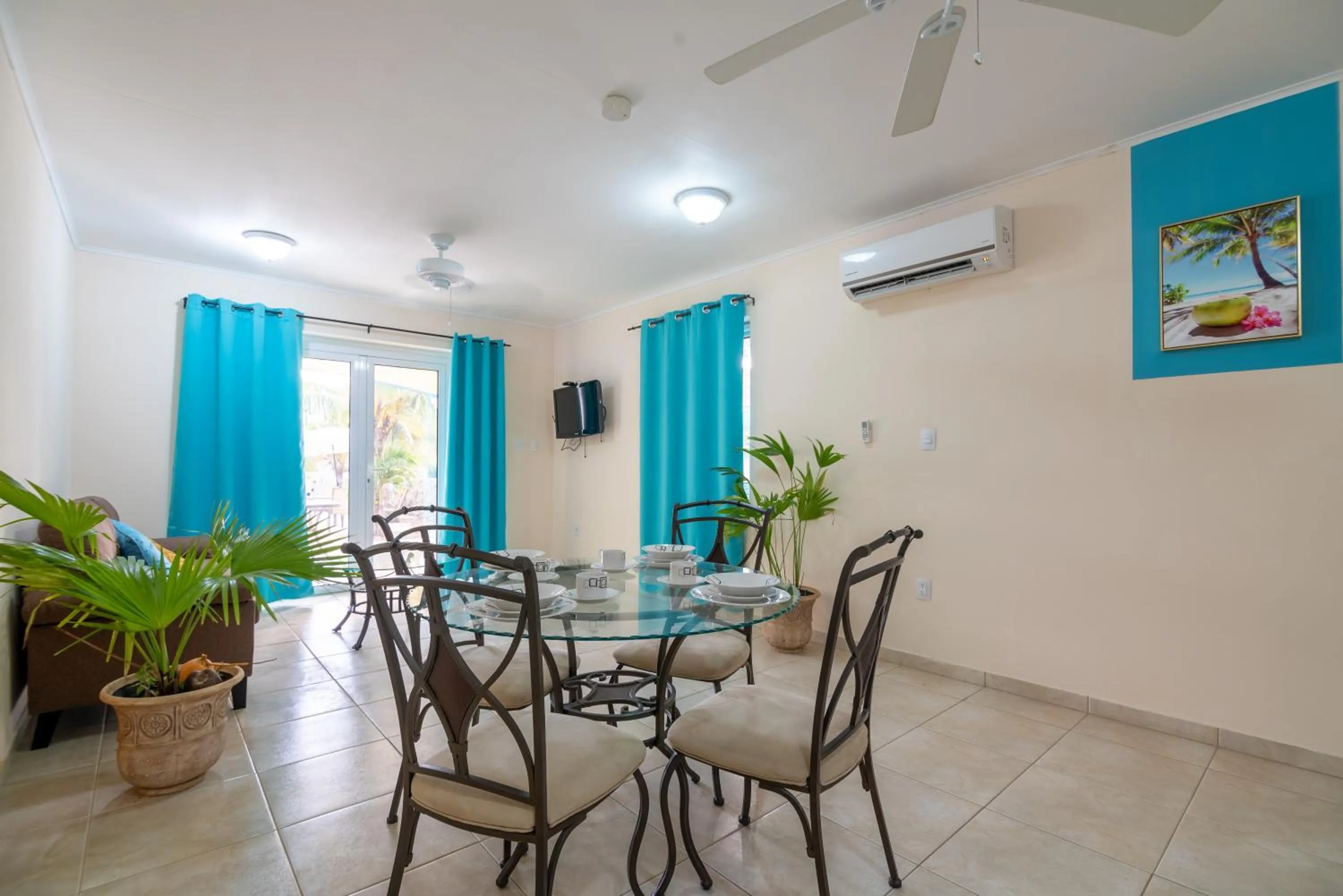 Living room, Dining Area in Aqua Viva Suites