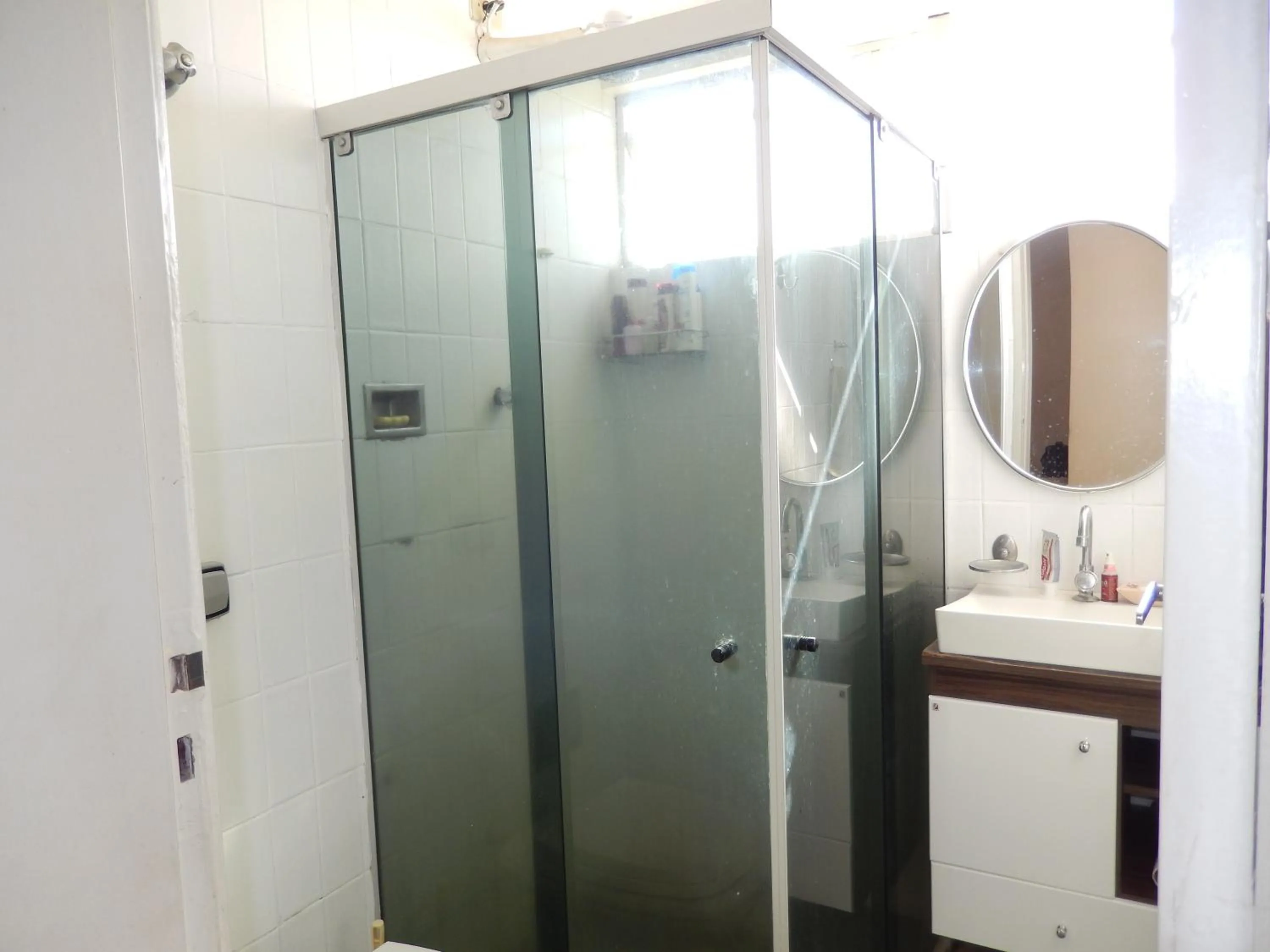 Shower in APTº EM OLINDA CASA CAIADA