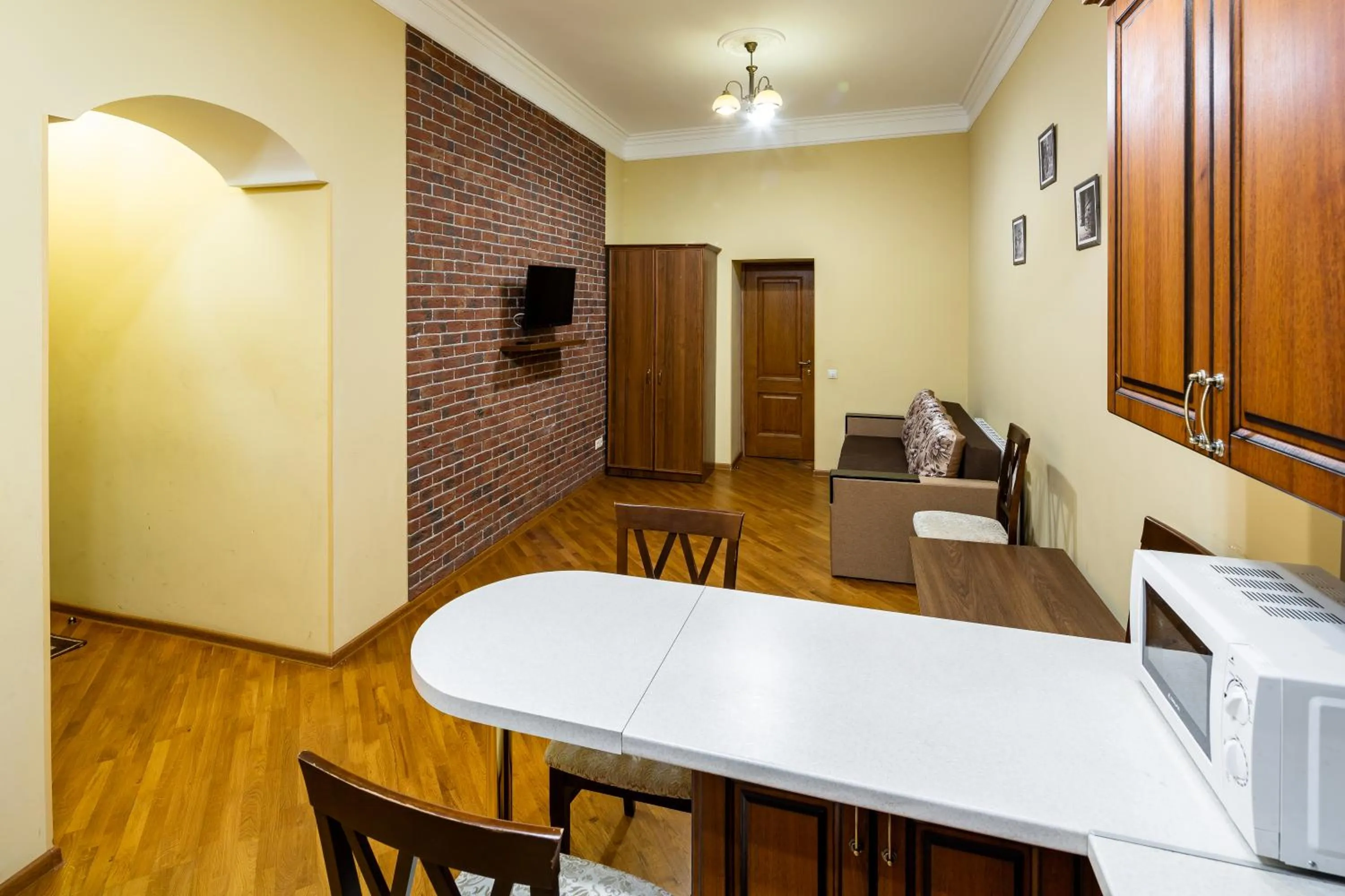 13 Franka Apartment 2