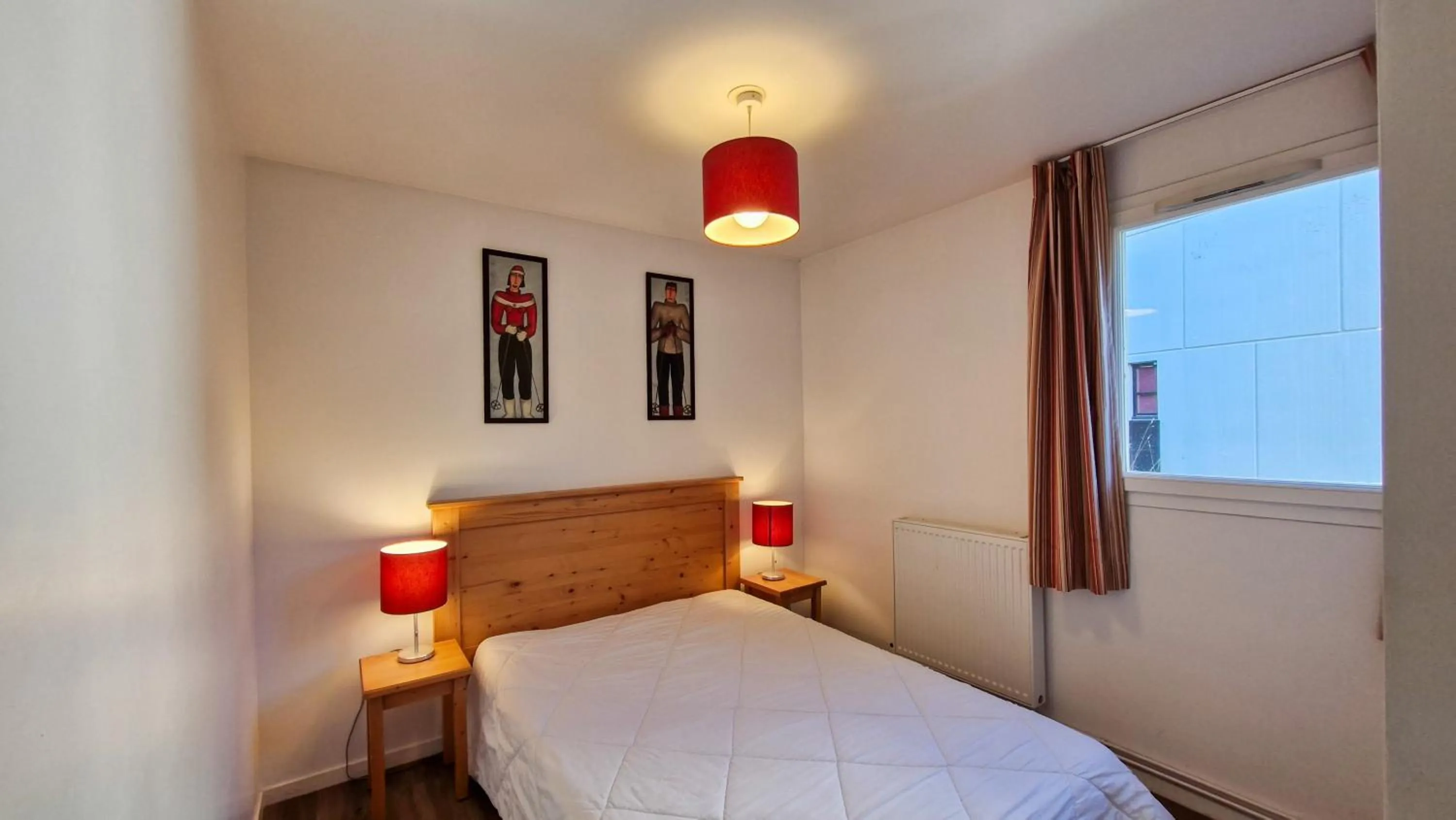 Photo of the whole room, Bed in Residence les Pleiades