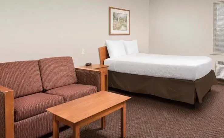Photo of the whole room, Bed in WoodSpring Suites Holland - Grand Rapids