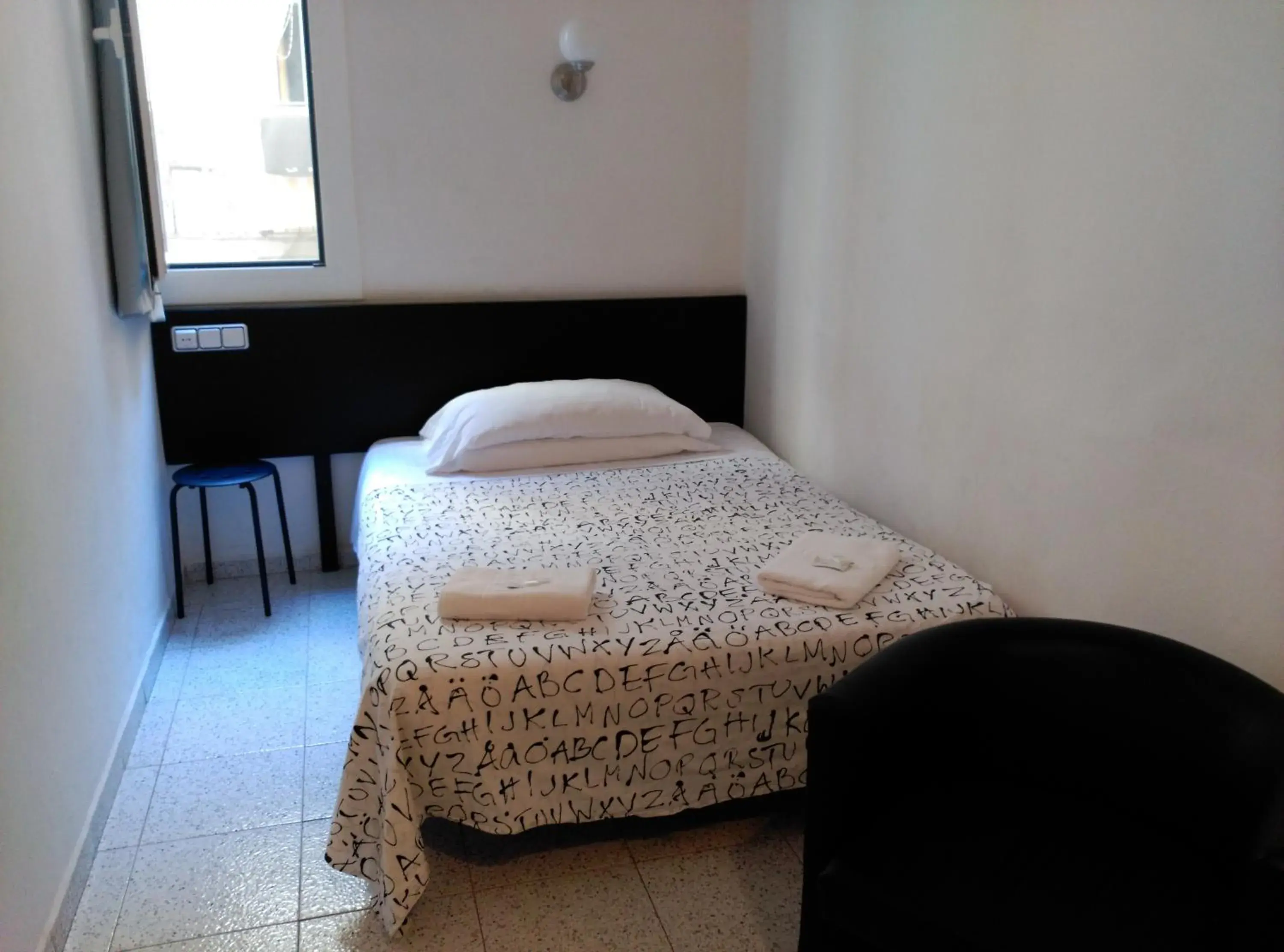 Double or Twin Room with Shared Bathroom in Hostal River Double or Twin Room with Shared Bathroom in Hostal River